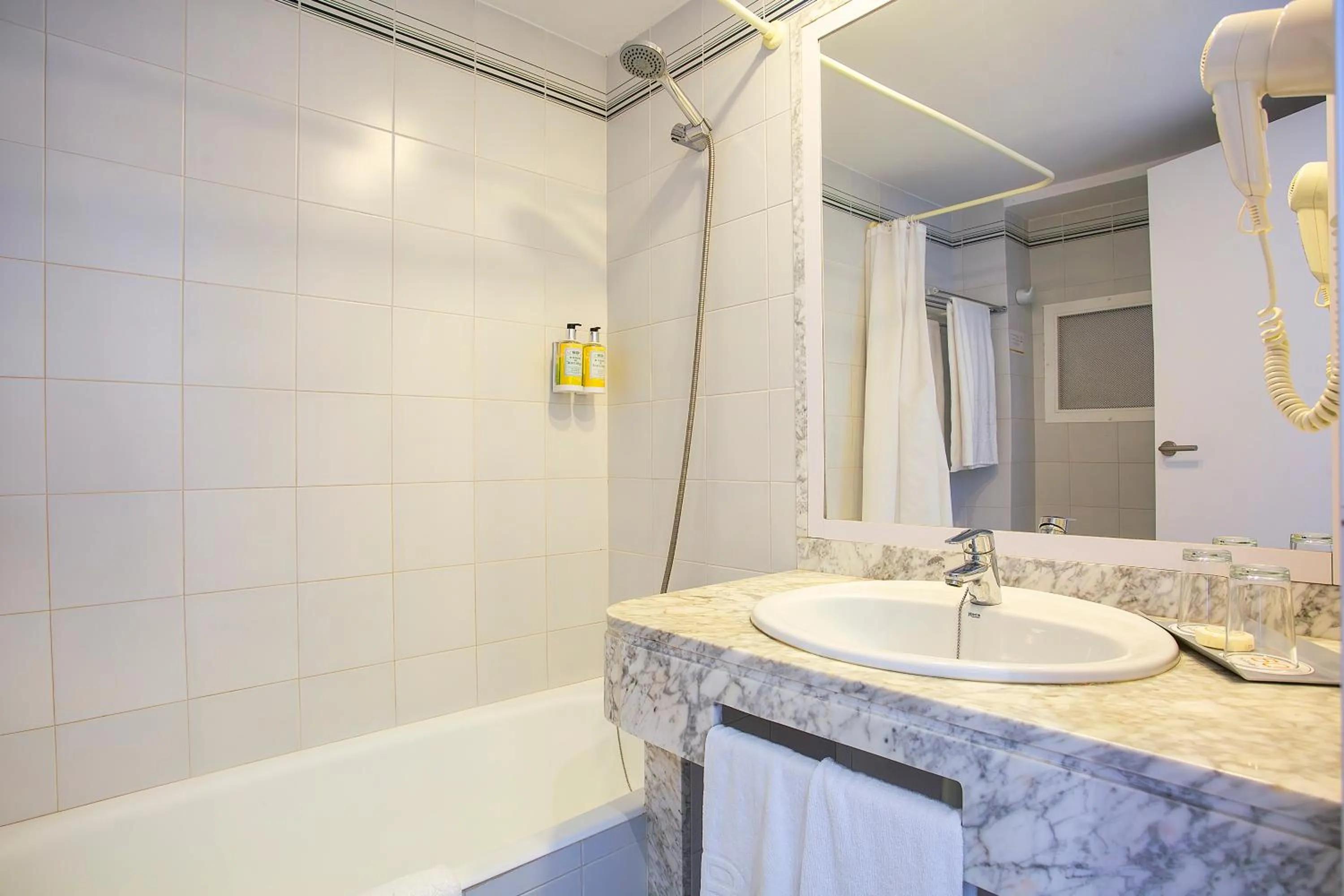 Bathroom in BQ Sarah -Adults Only