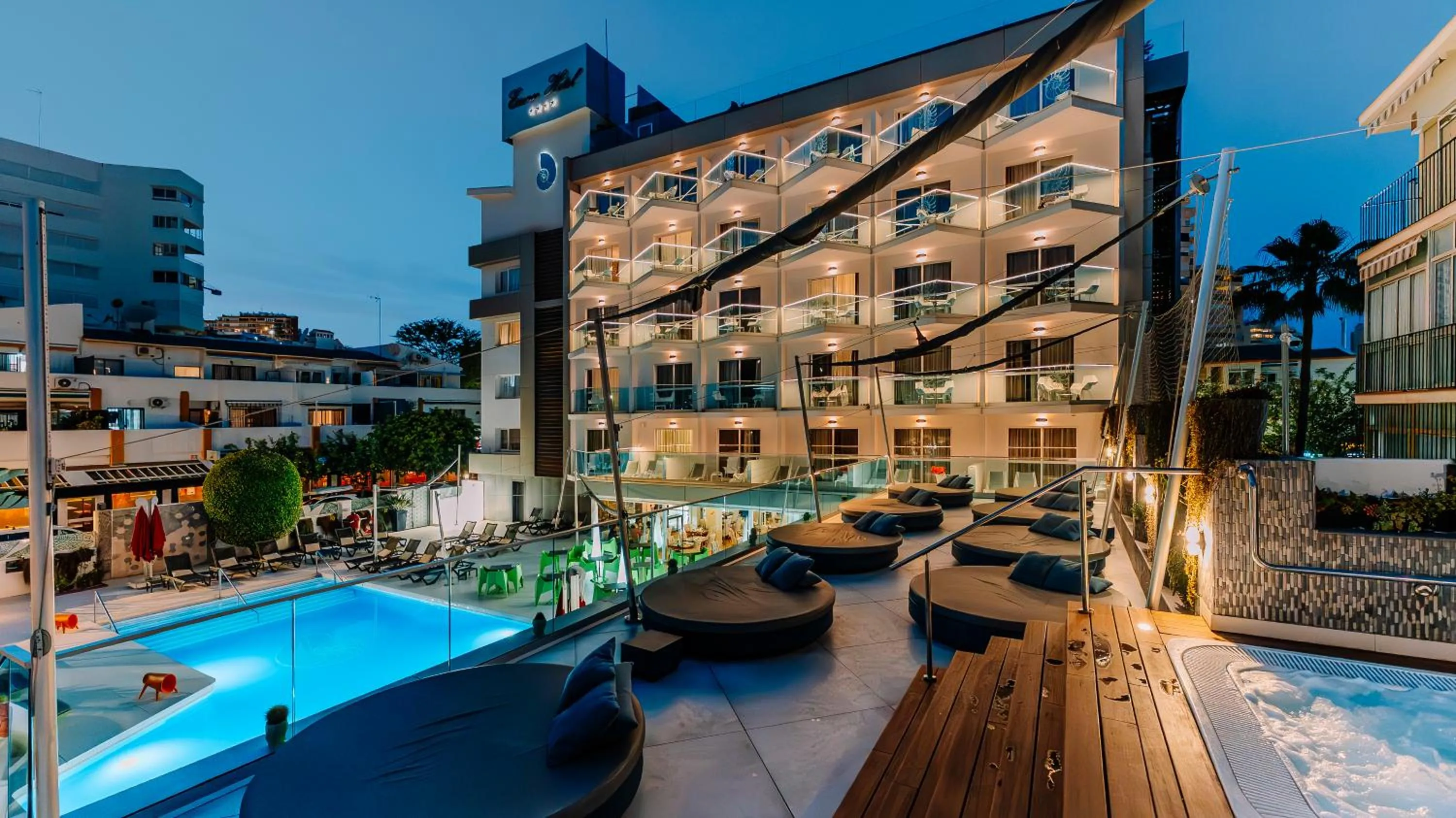 Evening entertainment in Essence Hotel Boutique