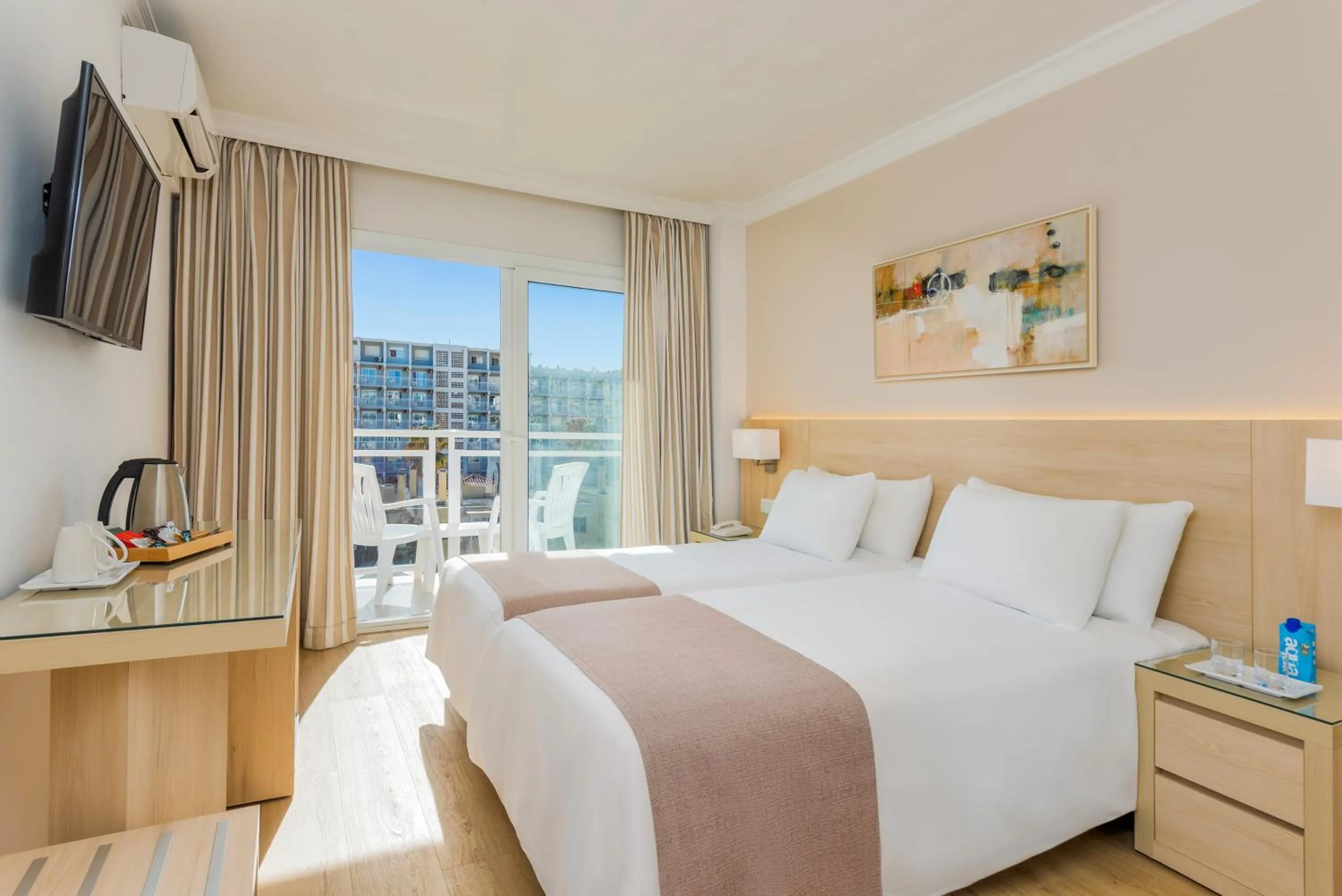 Bed in Hotel Las Arenas, Affiliated by Melia