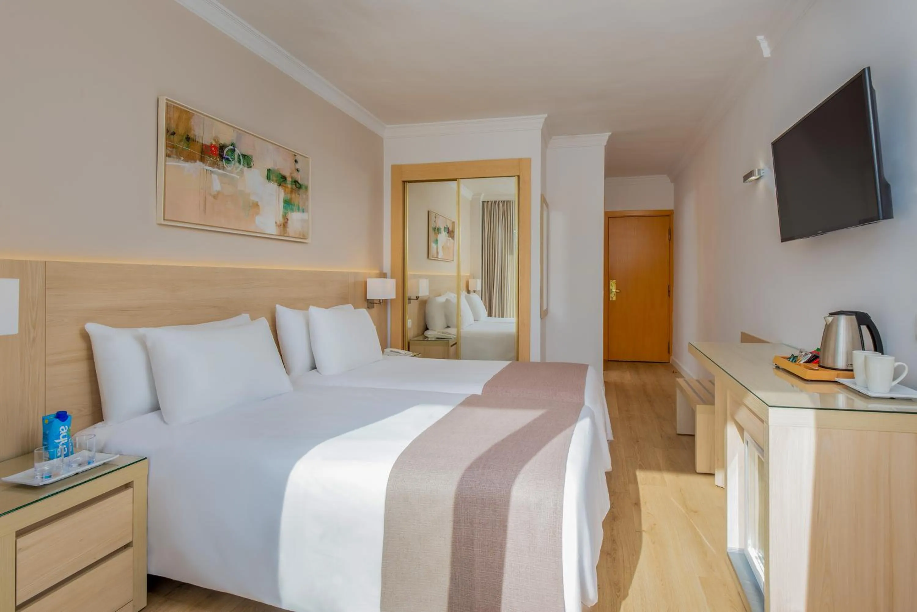 Bed in Hotel Las Arenas, Affiliated by Melia