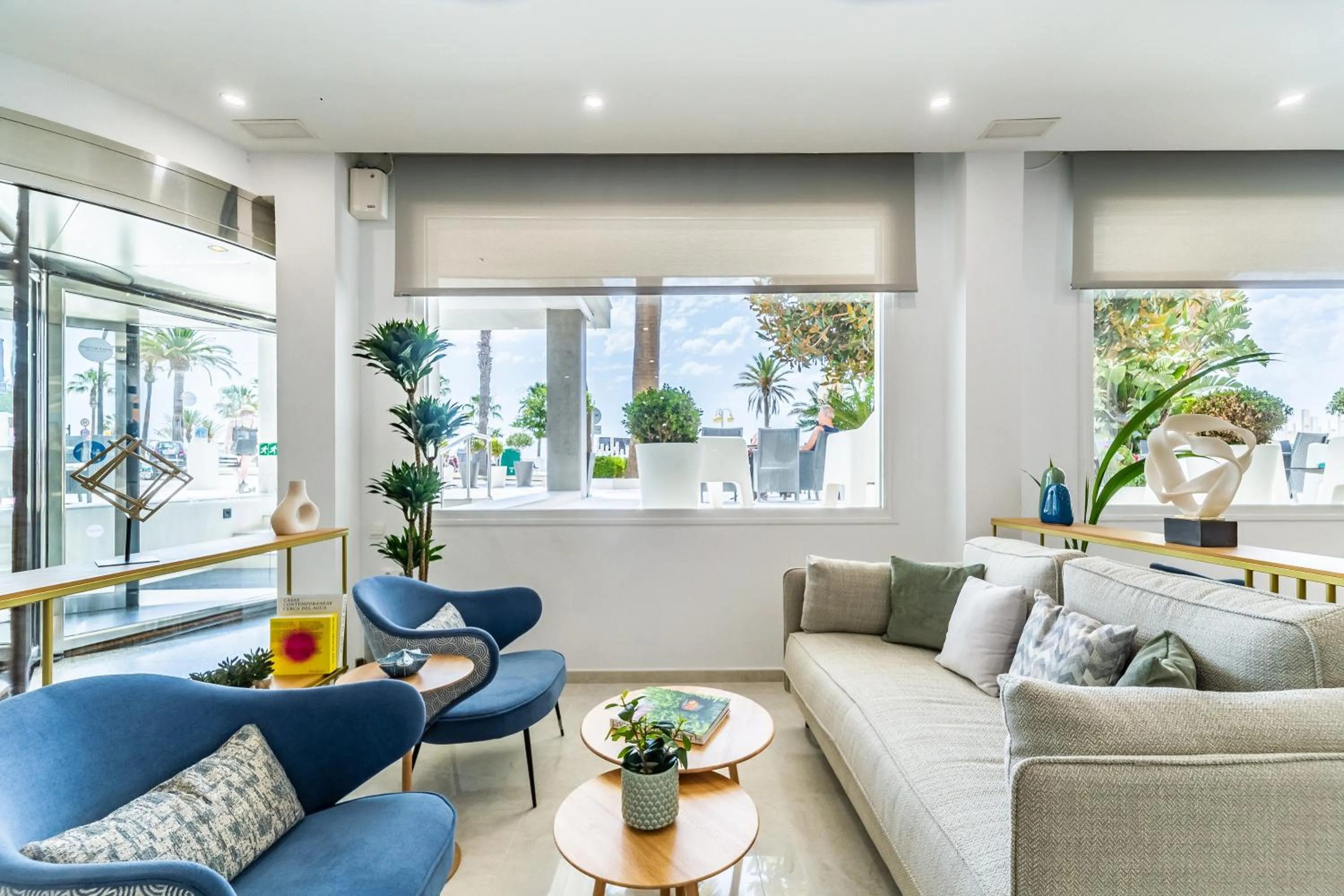 Lobby or reception in Hotel Las Arenas, Affiliated by Melia