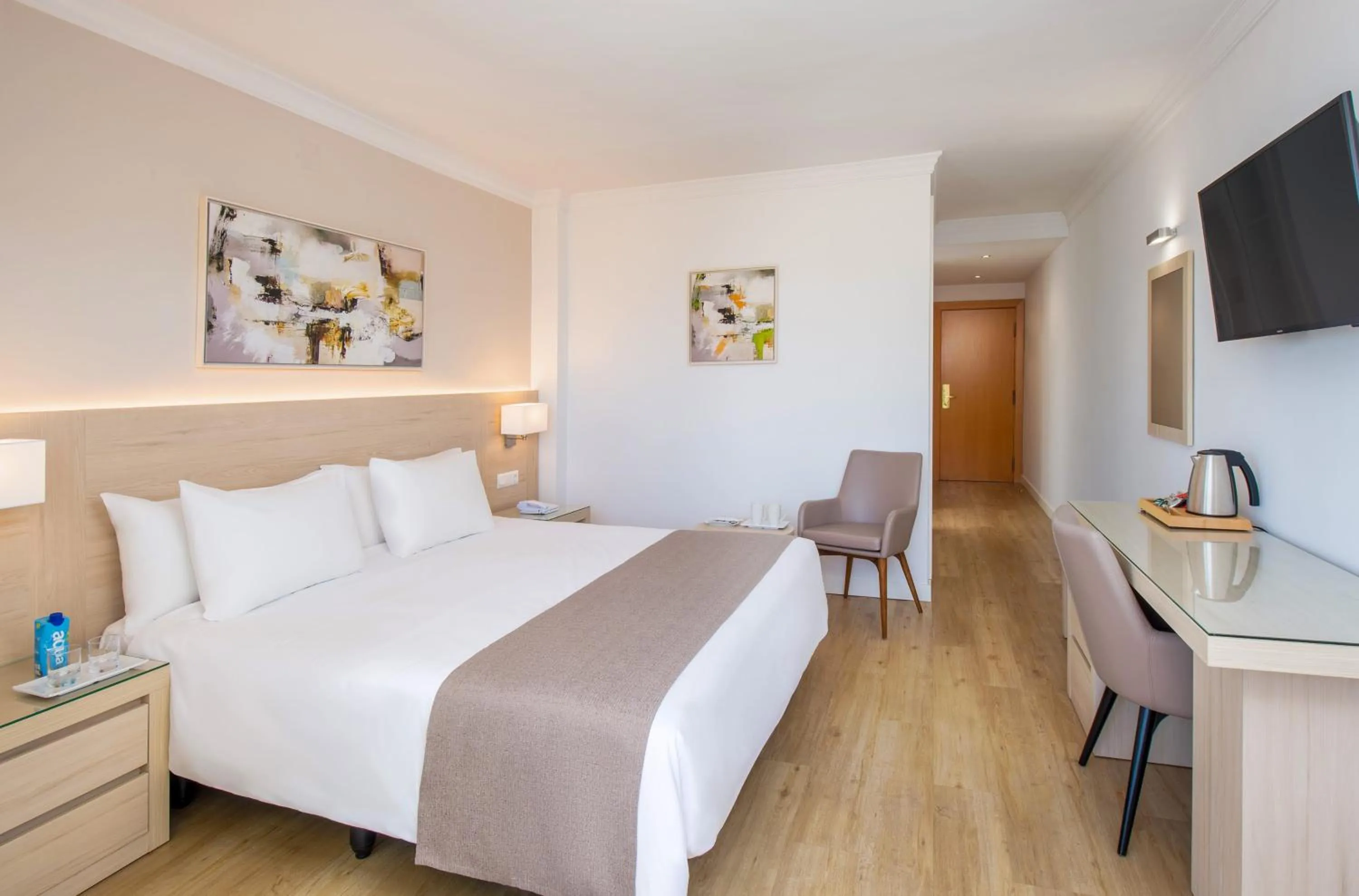 Bed in Hotel Las Arenas Affiliated by Meliá