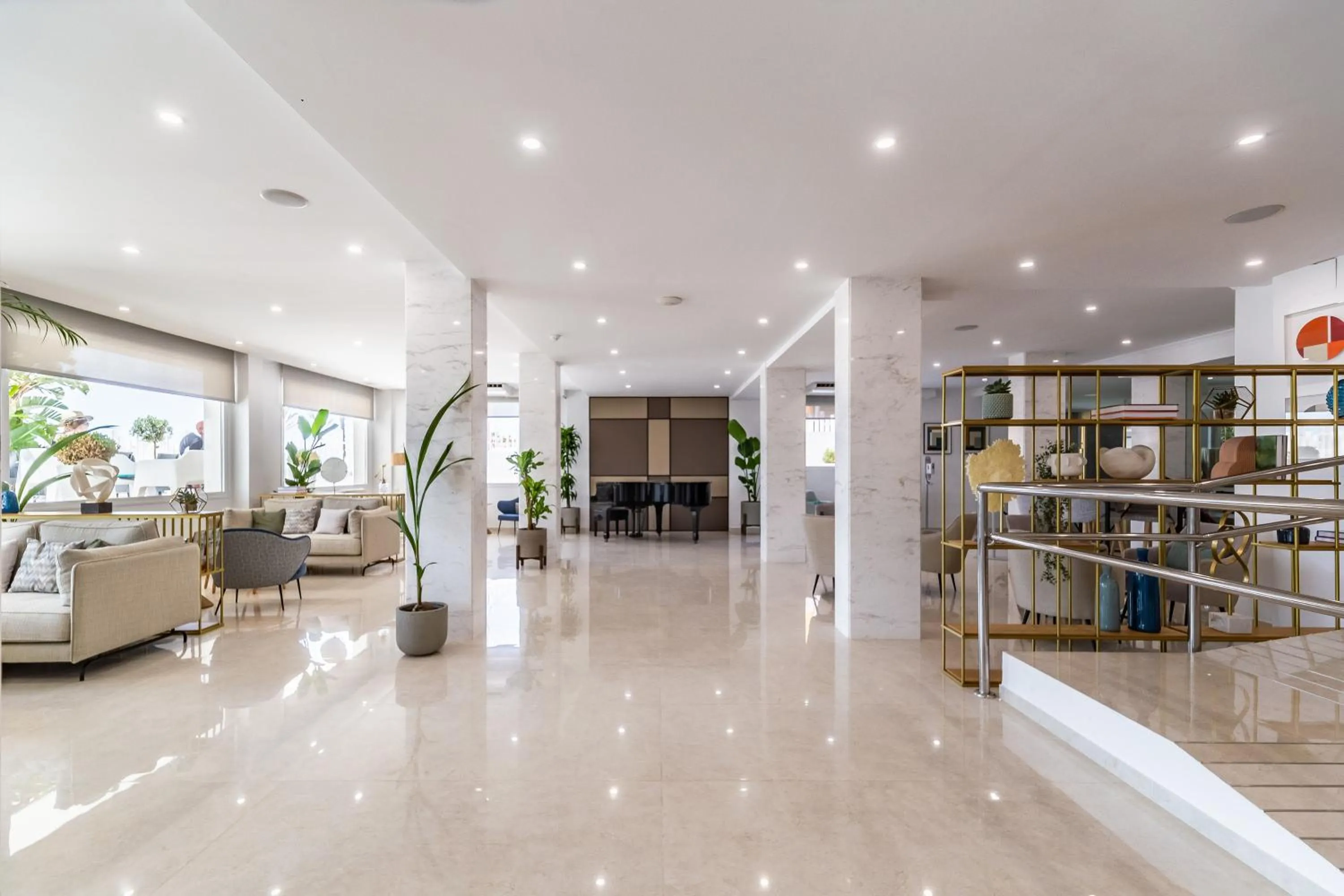 Lobby or reception in Hotel Las Arenas, Affiliated by Melia