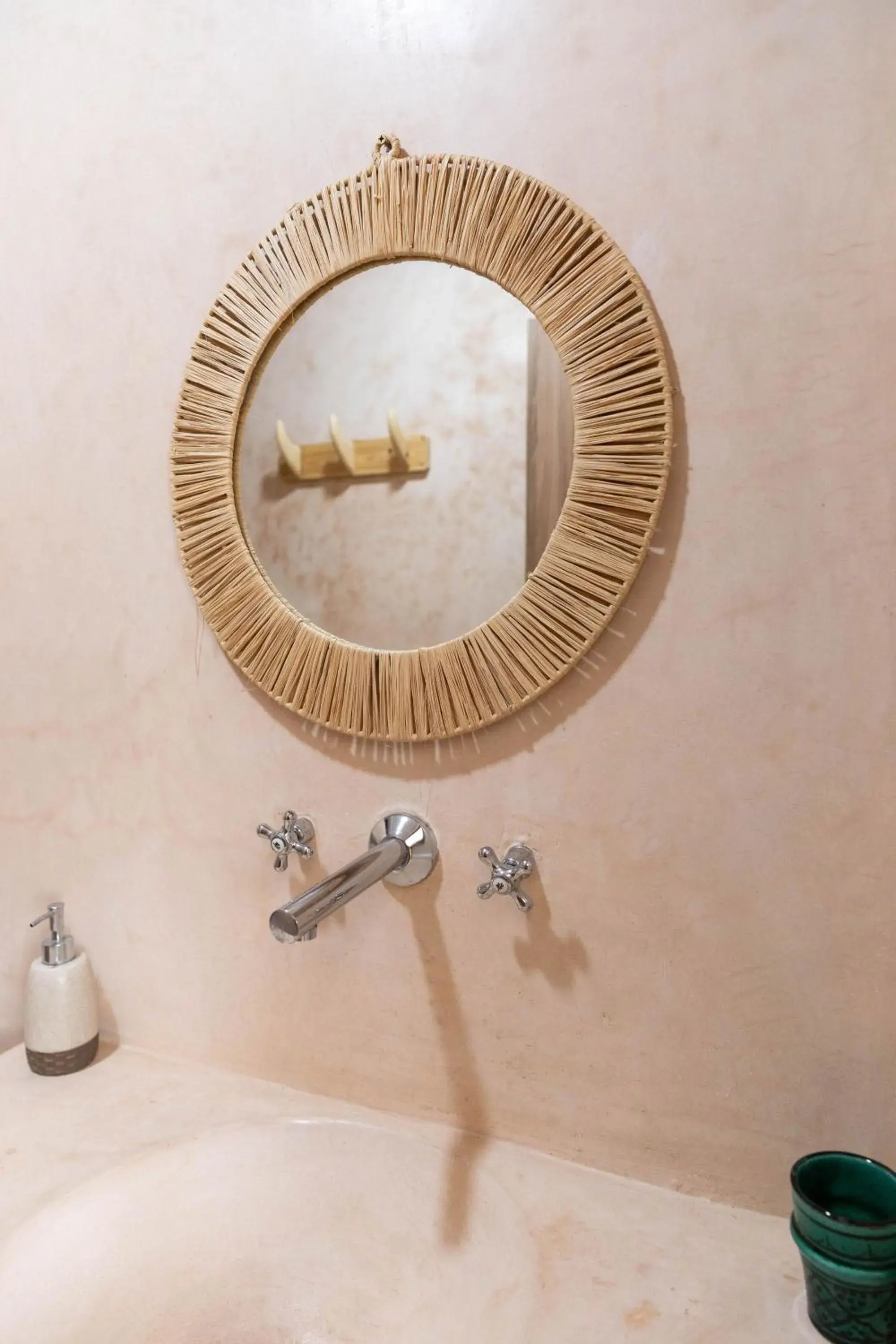 Bed in 6-Bed Mixed Dormitory Room in Surf and Sound Hotel Bed in 6-Bed Mixed Dormitory Room in Surf and Sound Hotel