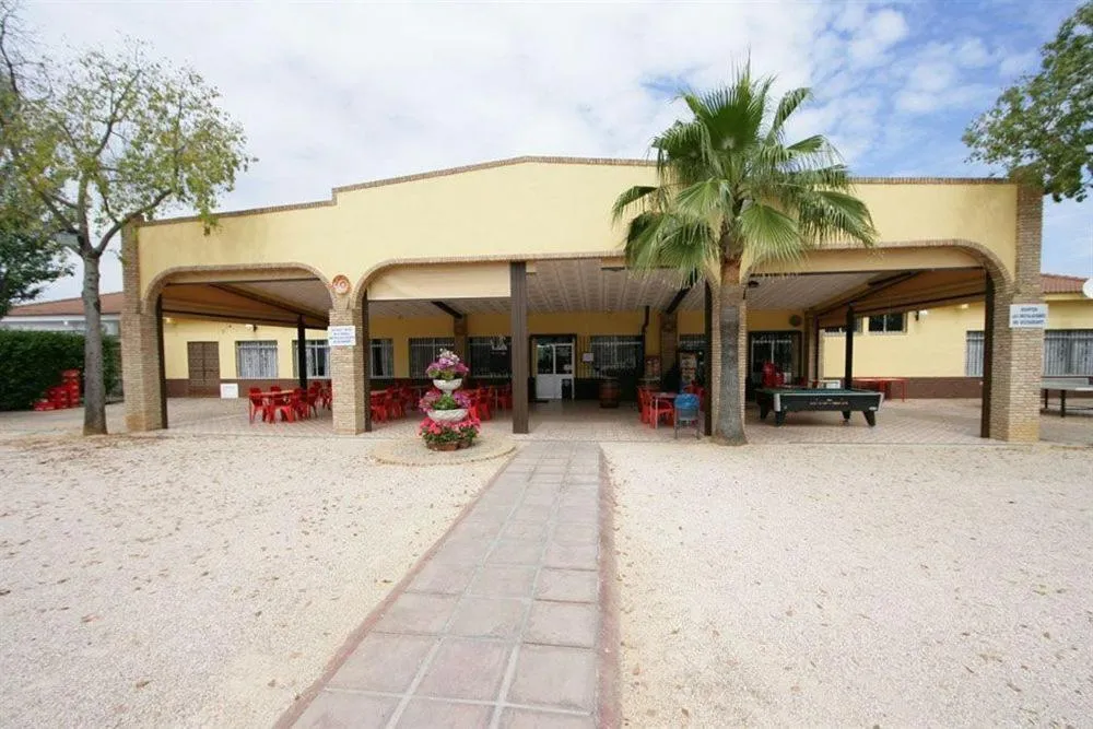 Restaurant/places to eat in Camping Carlos III