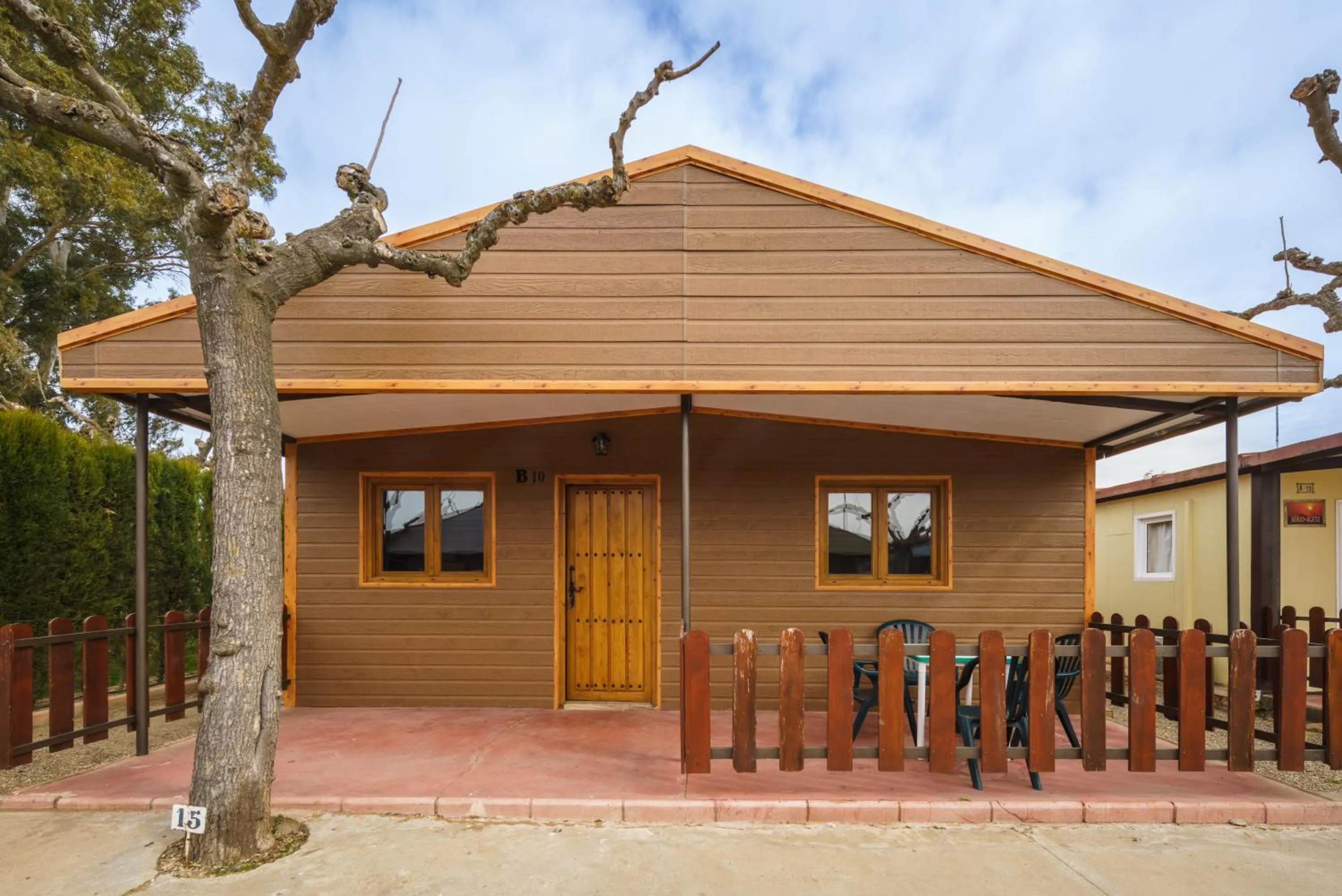 Property building in Camping Carlos III