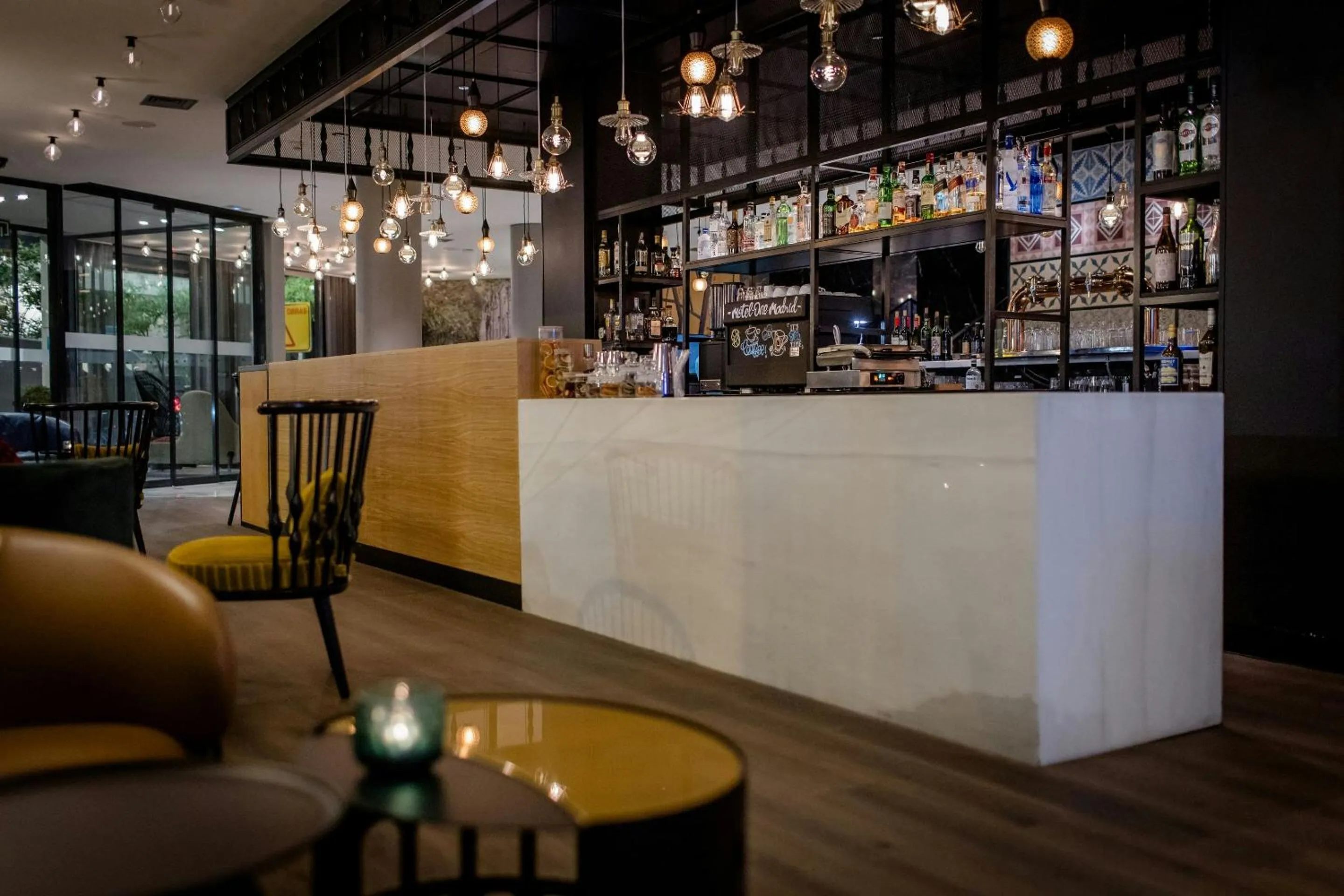 Lounge or bar in Motel One Madrid-Plaza de España