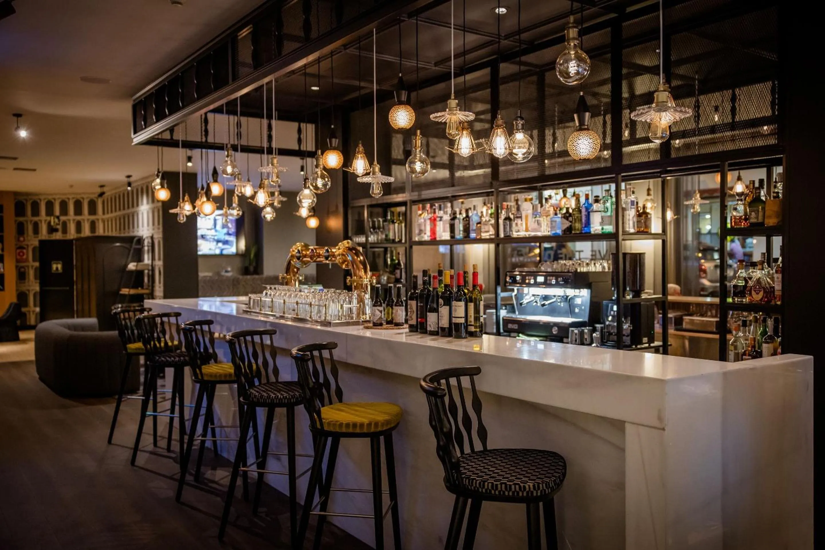 Lounge or bar in Motel One Madrid-Plaza de España