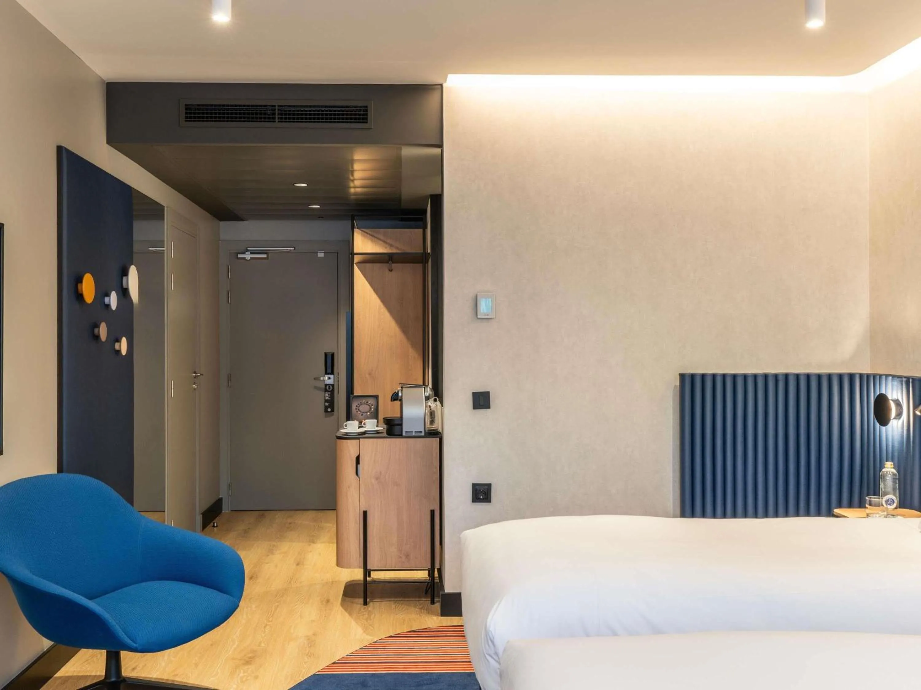 Bedroom, Bed in Pullman Madrid Airport & Feria