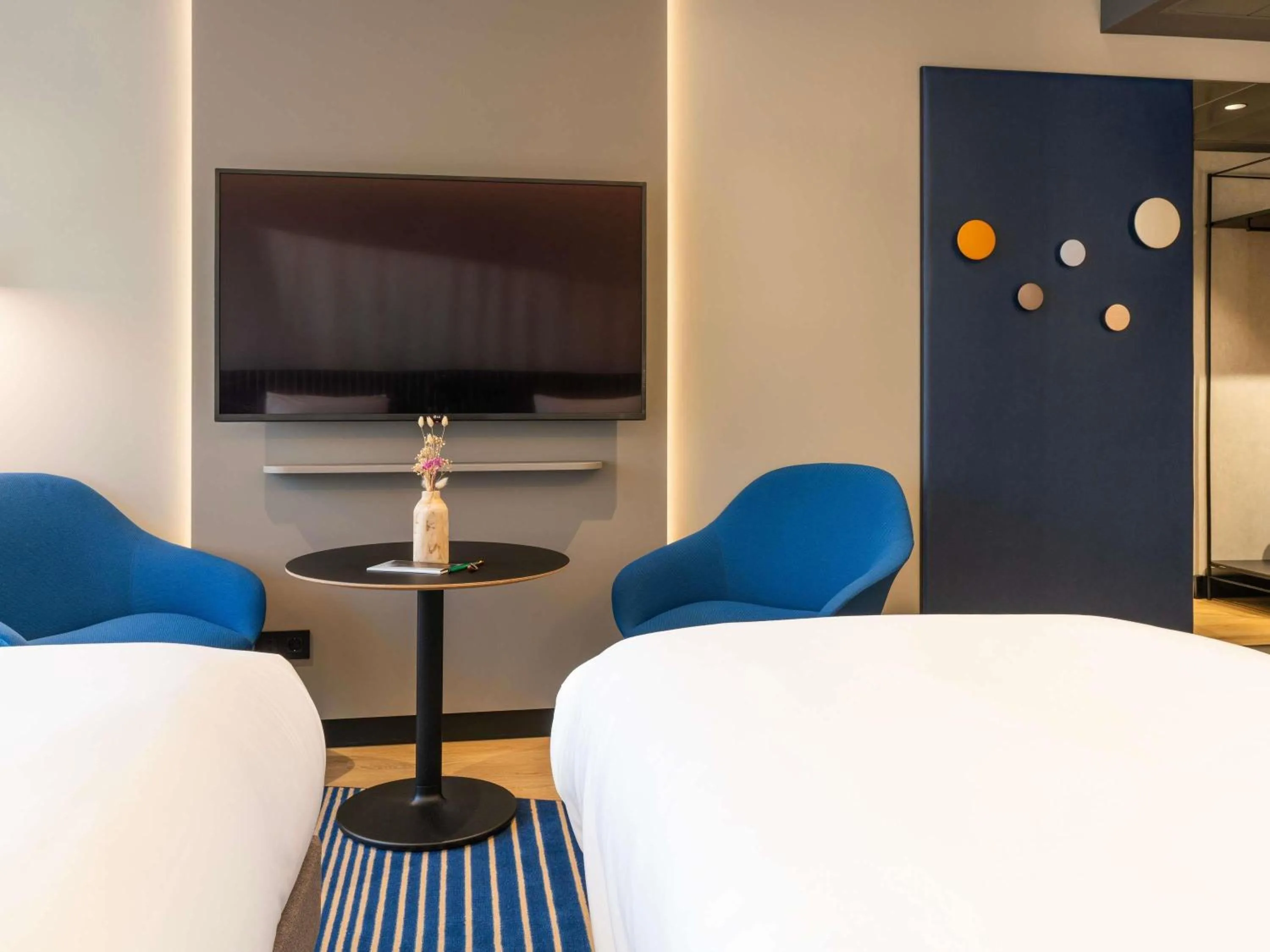 Bedroom, Bed in Pullman Madrid Airport & Feria