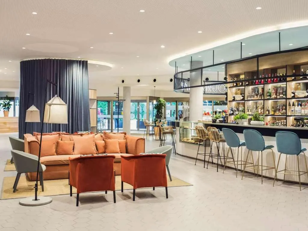 Restaurant/places to eat in Pullman Madrid Airport & Feria