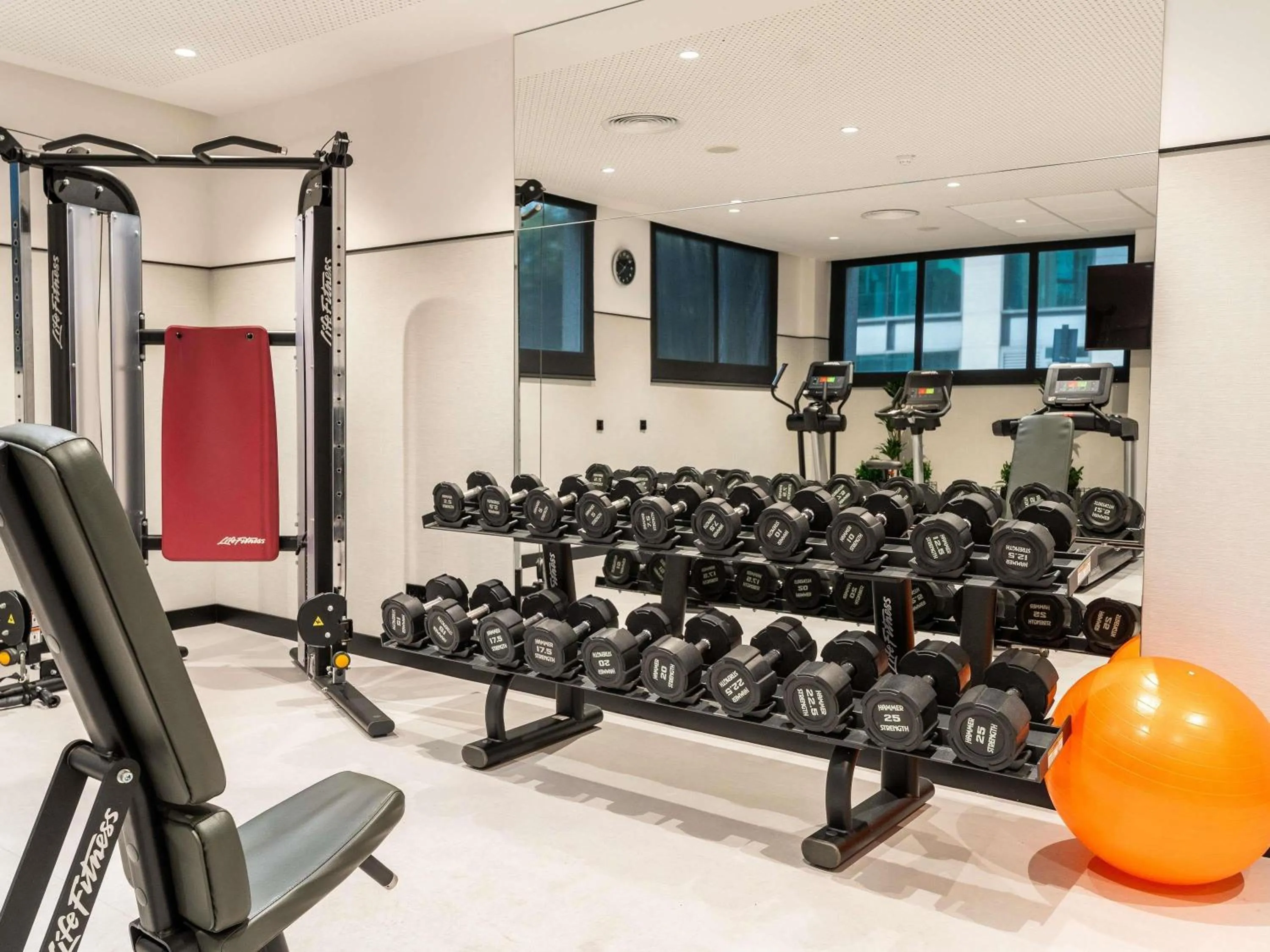 Fitness centre/facilities in Pullman Madrid Airport & Feria