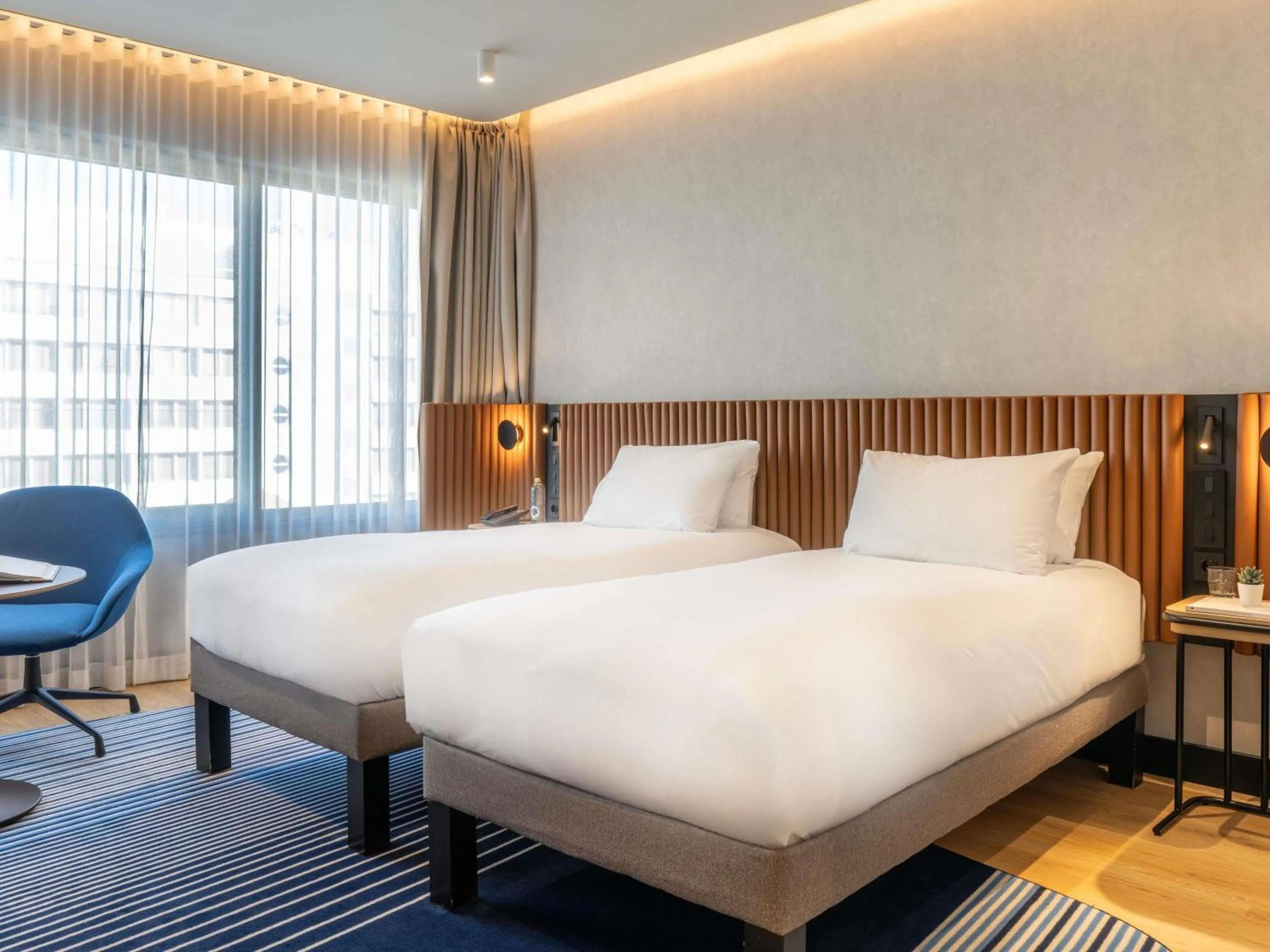 Bedroom, Bed in Pullman Madrid Airport & Feria