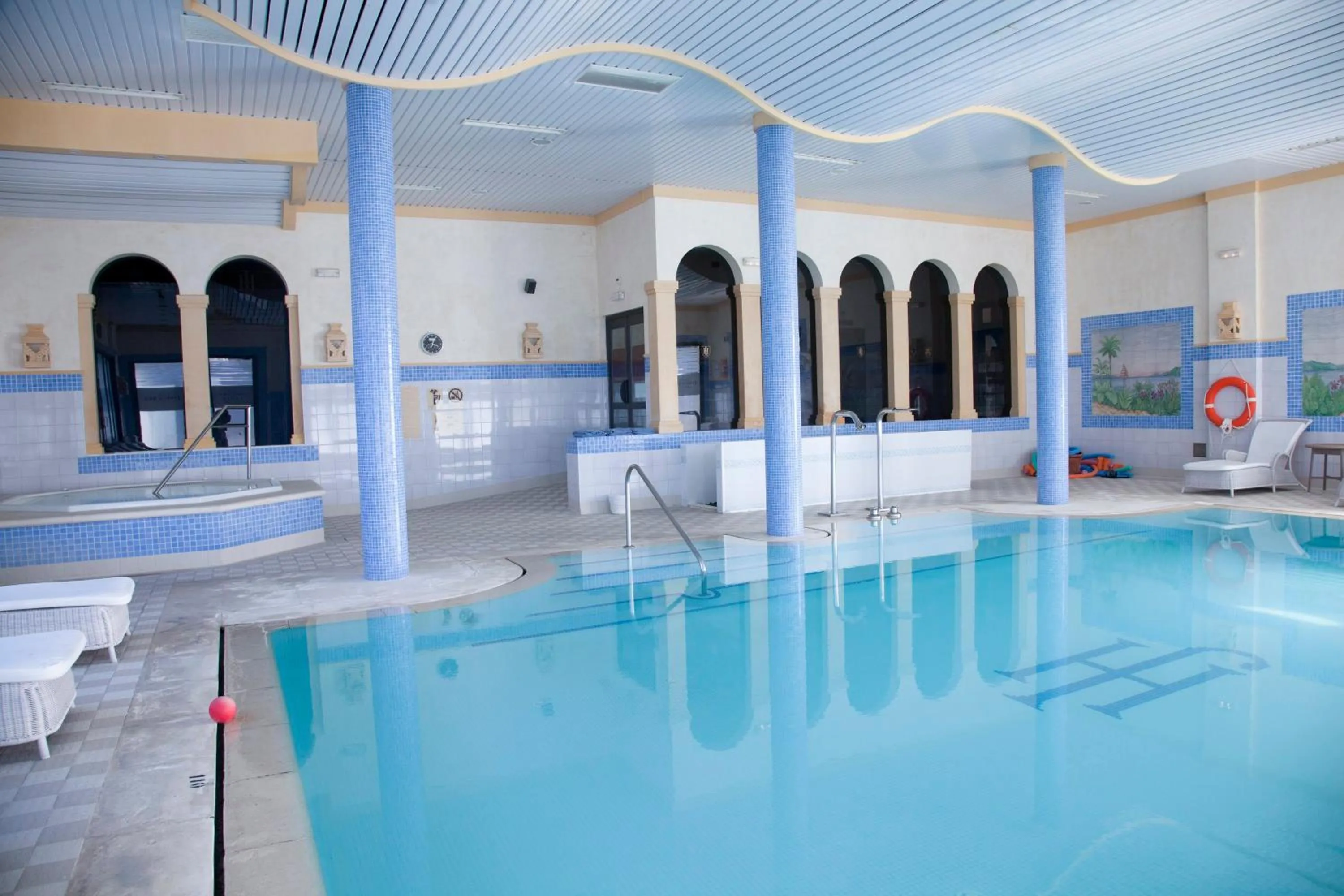 Swimming pool in Hotel Jerez & Spa