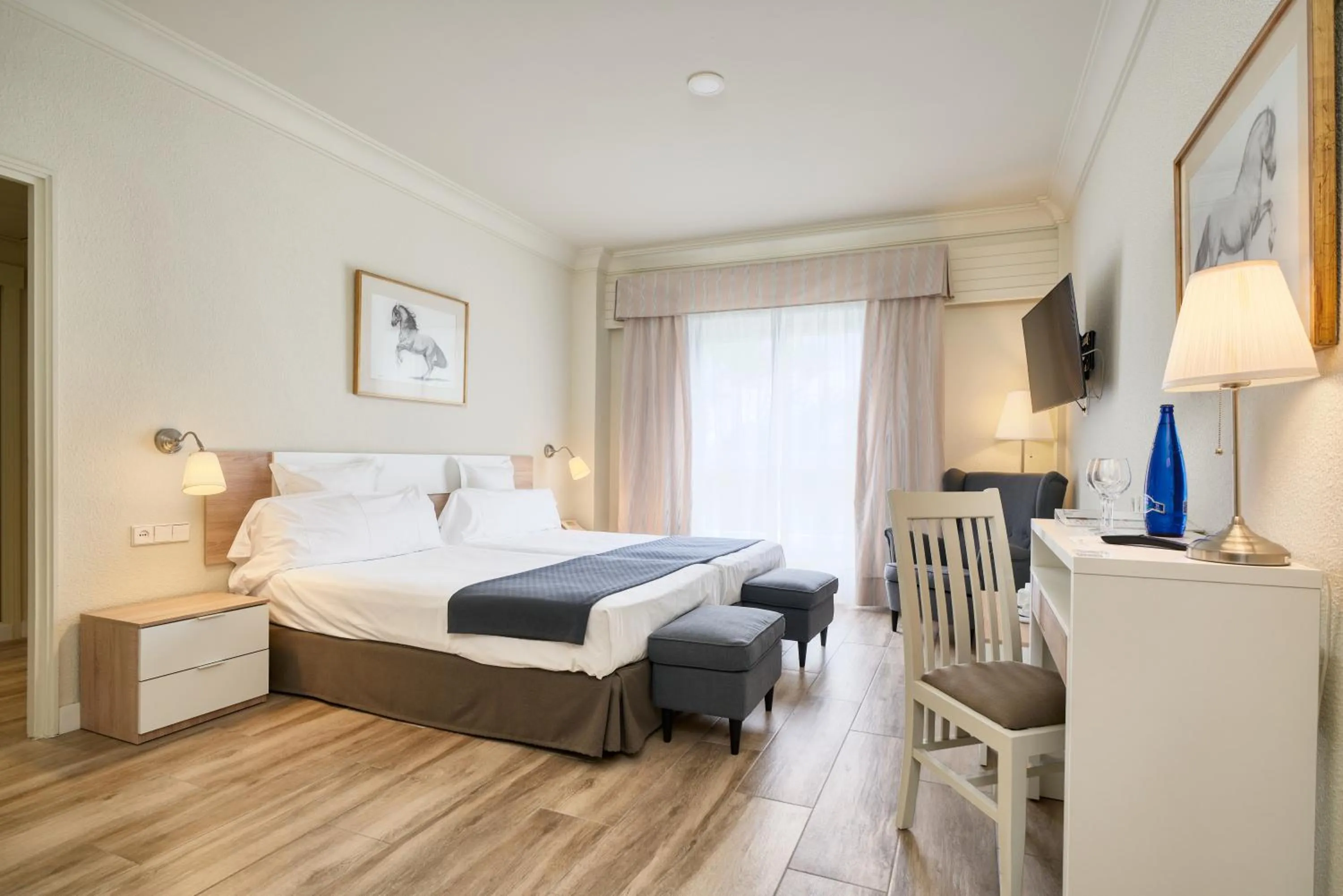 Bed in Hotel Jerez & Spa