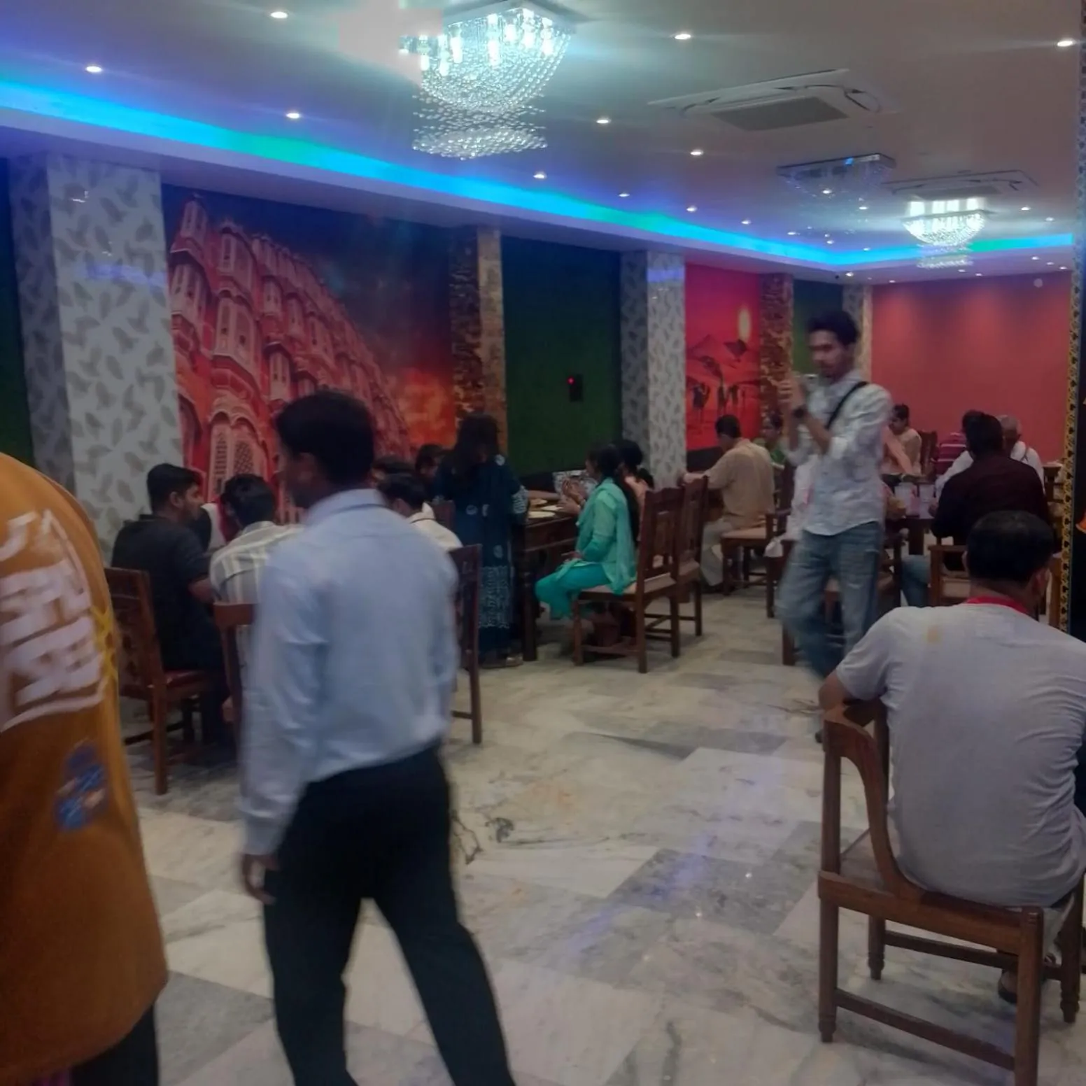 Restaurant/places to eat in Hotel Blue Lemon