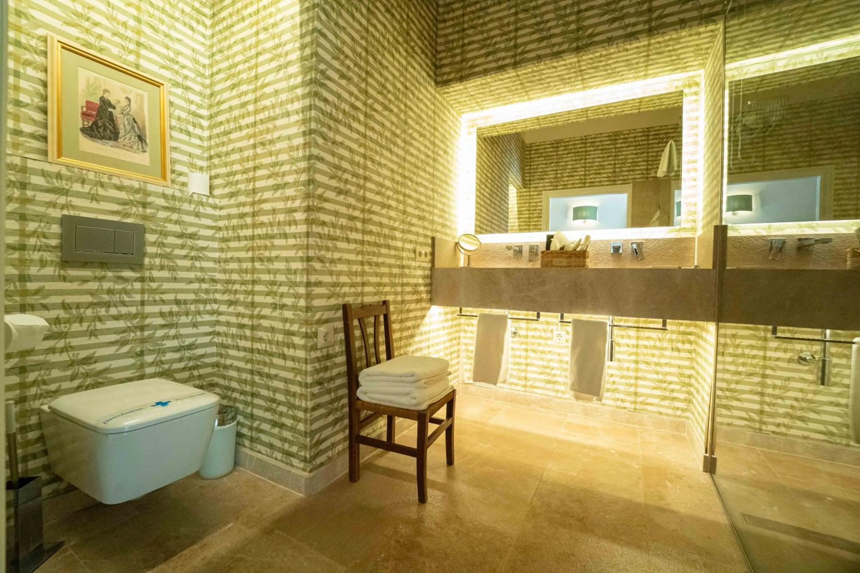 Shower in Hotel Rural S'Olivaret & Spa