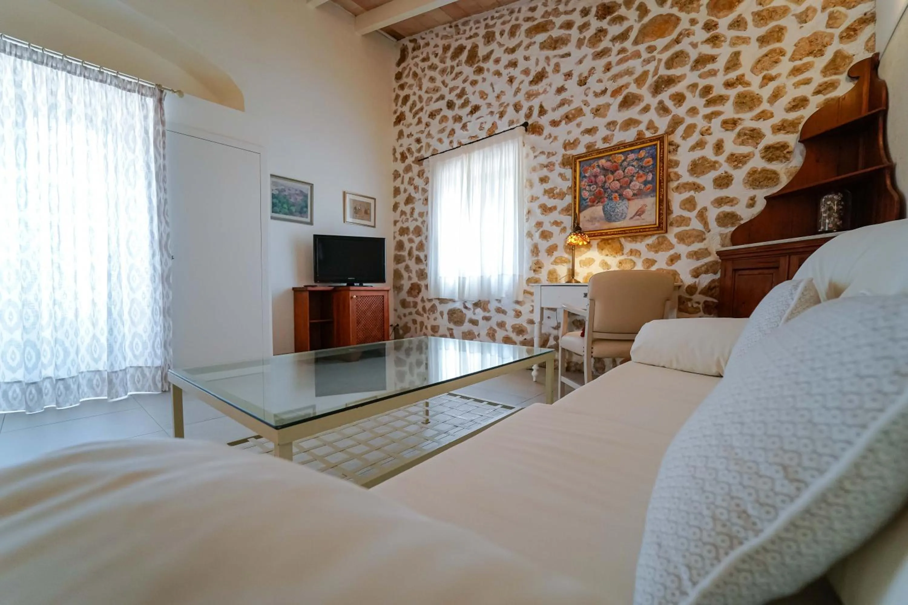 TV and multimedia, Bed in Hotel Rural S'Olivaret & Spa