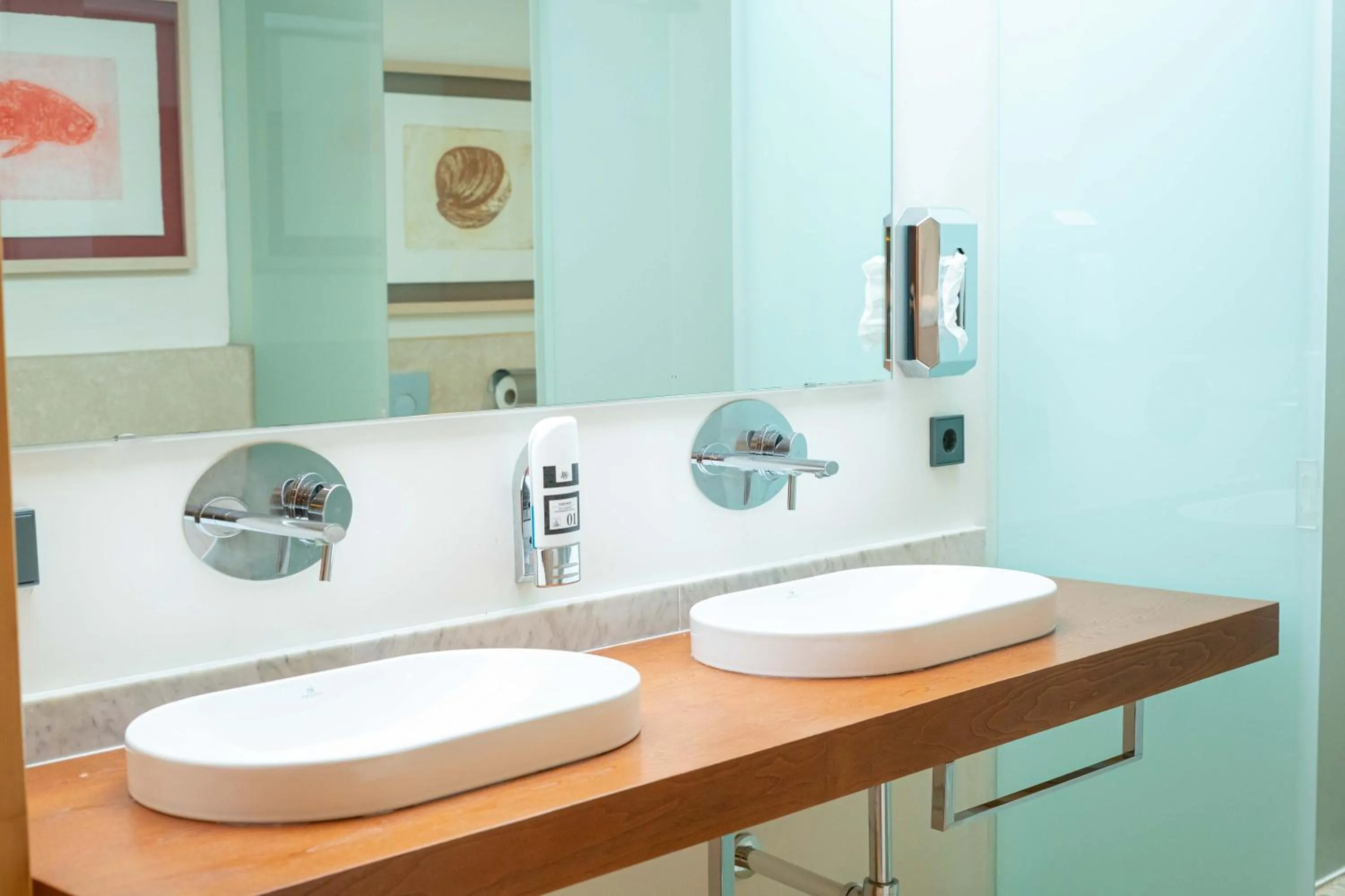 Toilet in Hotel Rural S'Olivaret & Spa