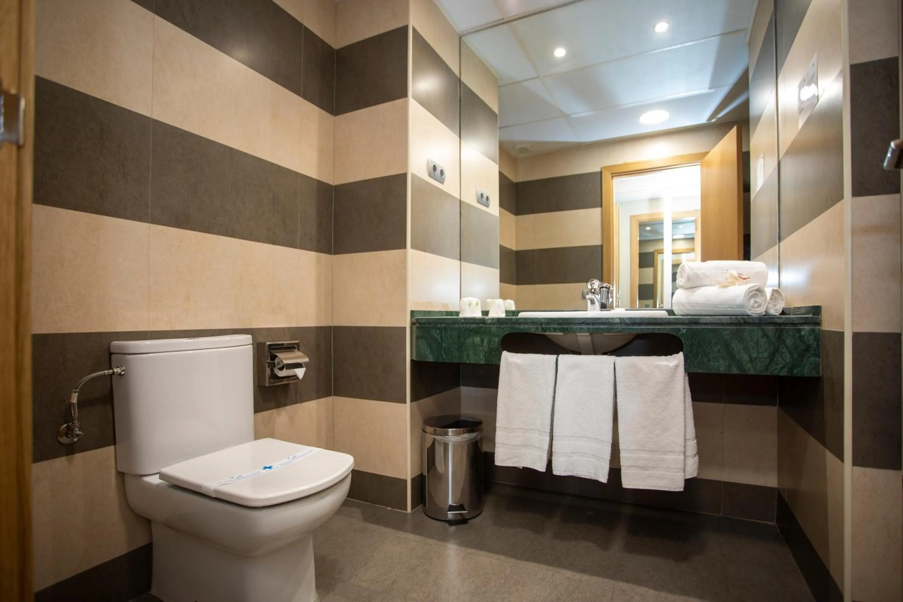 Bathroom in Hotel Ciudad De Ejea