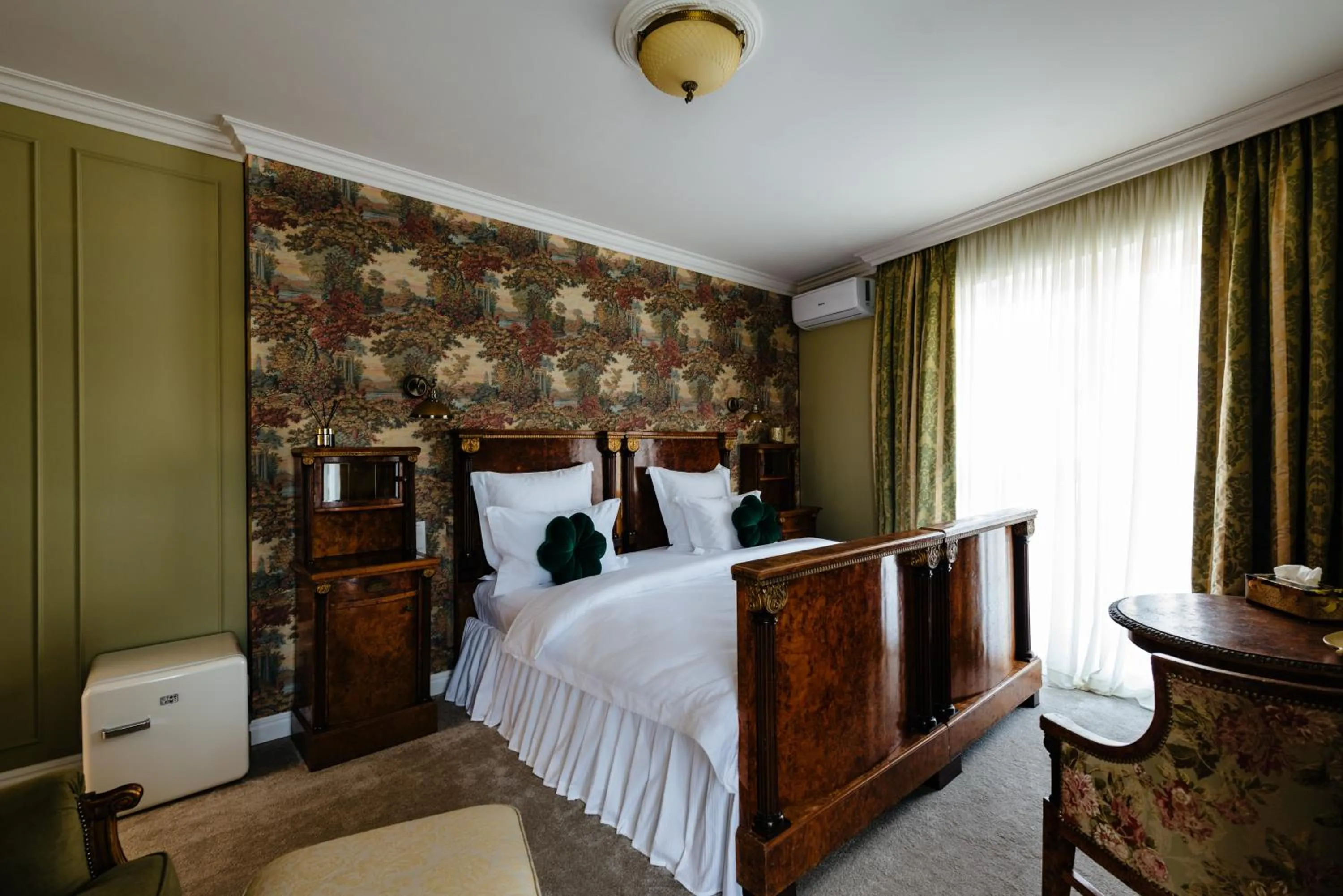 Bedroom, Bed in Ateneea Luxury Rooms