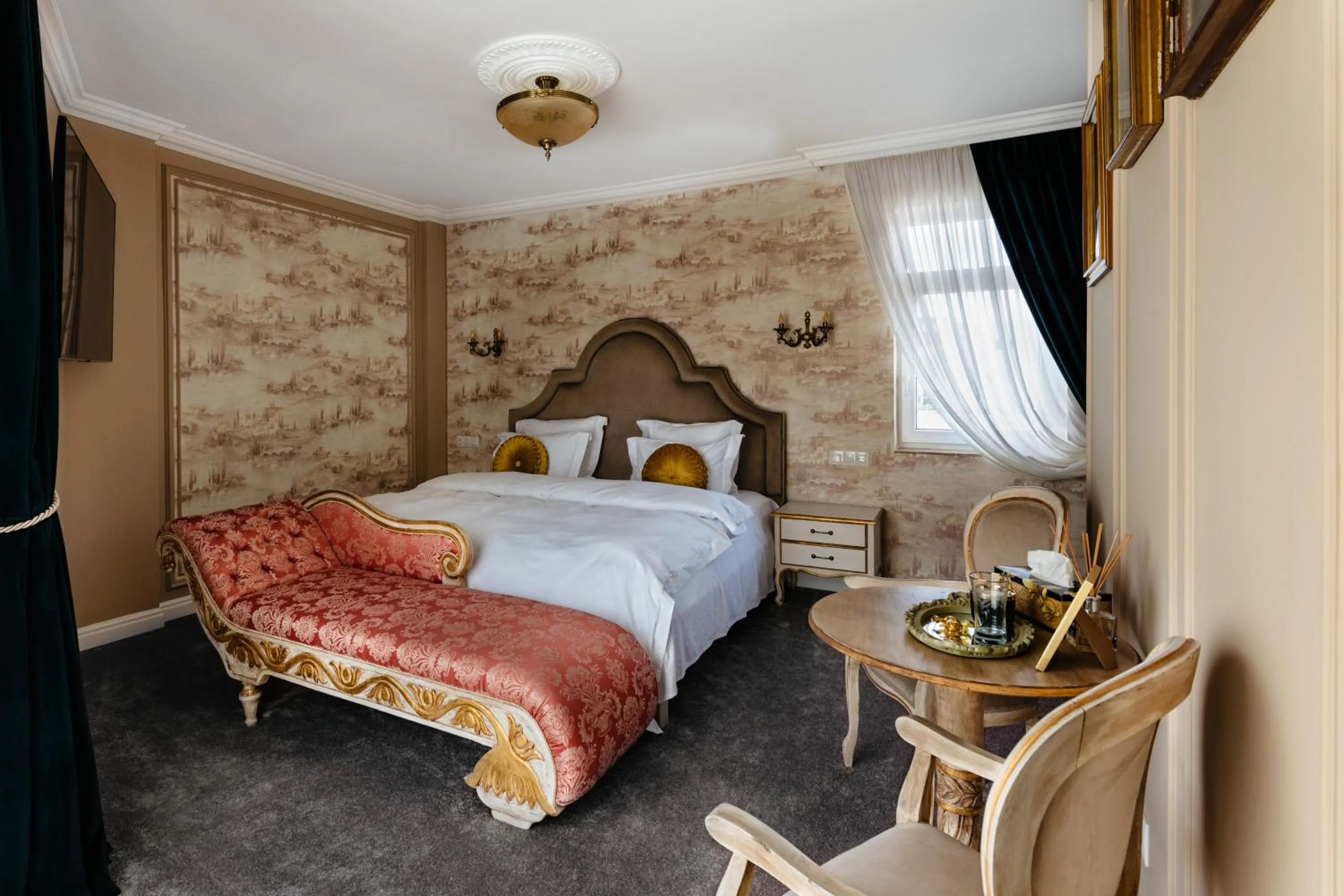 Bedroom, Bed in Ateneea Luxury Rooms