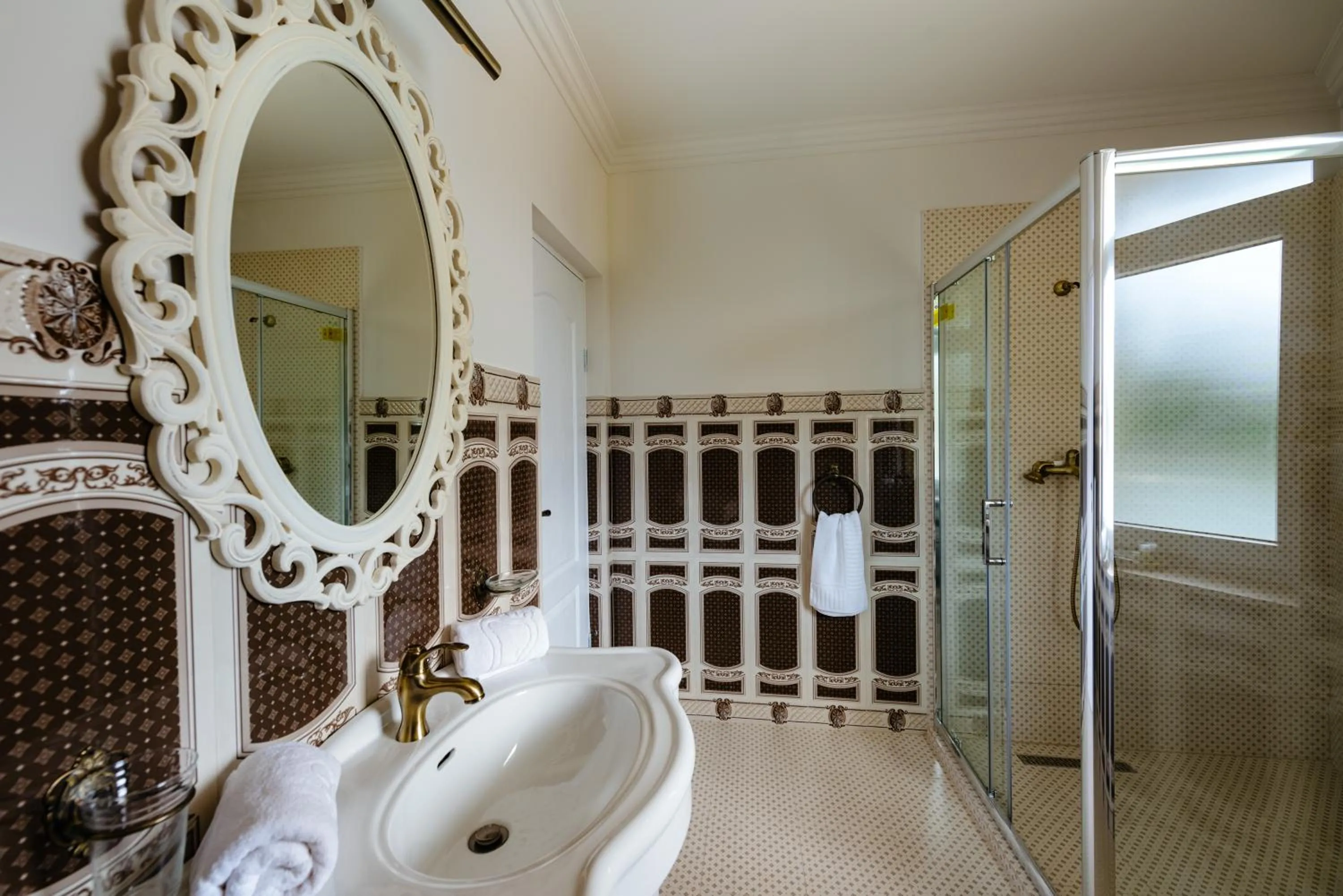 Bathroom in Ateneea Luxury Rooms
