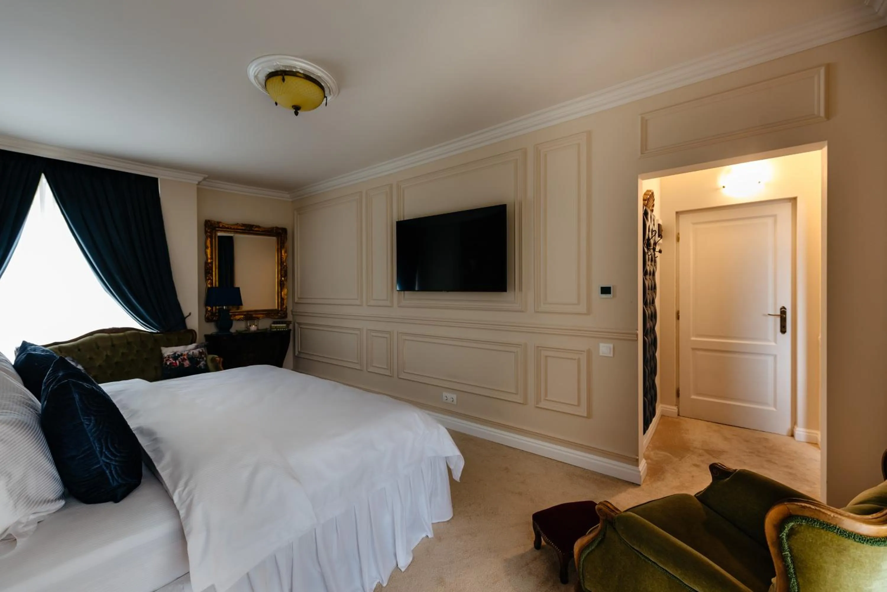 Bedroom, Bed in Ateneea Luxury Rooms