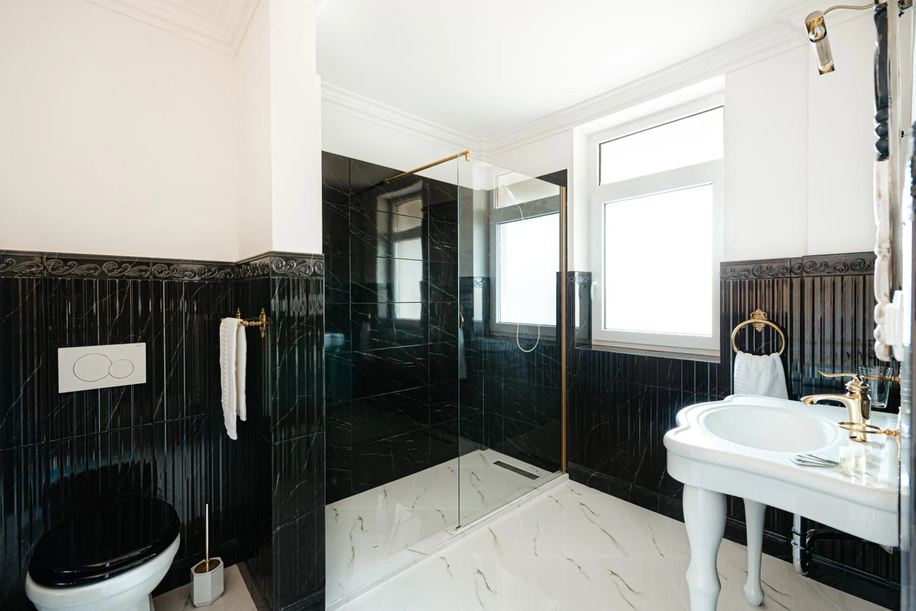 Bathroom in Ateneea Luxury Rooms