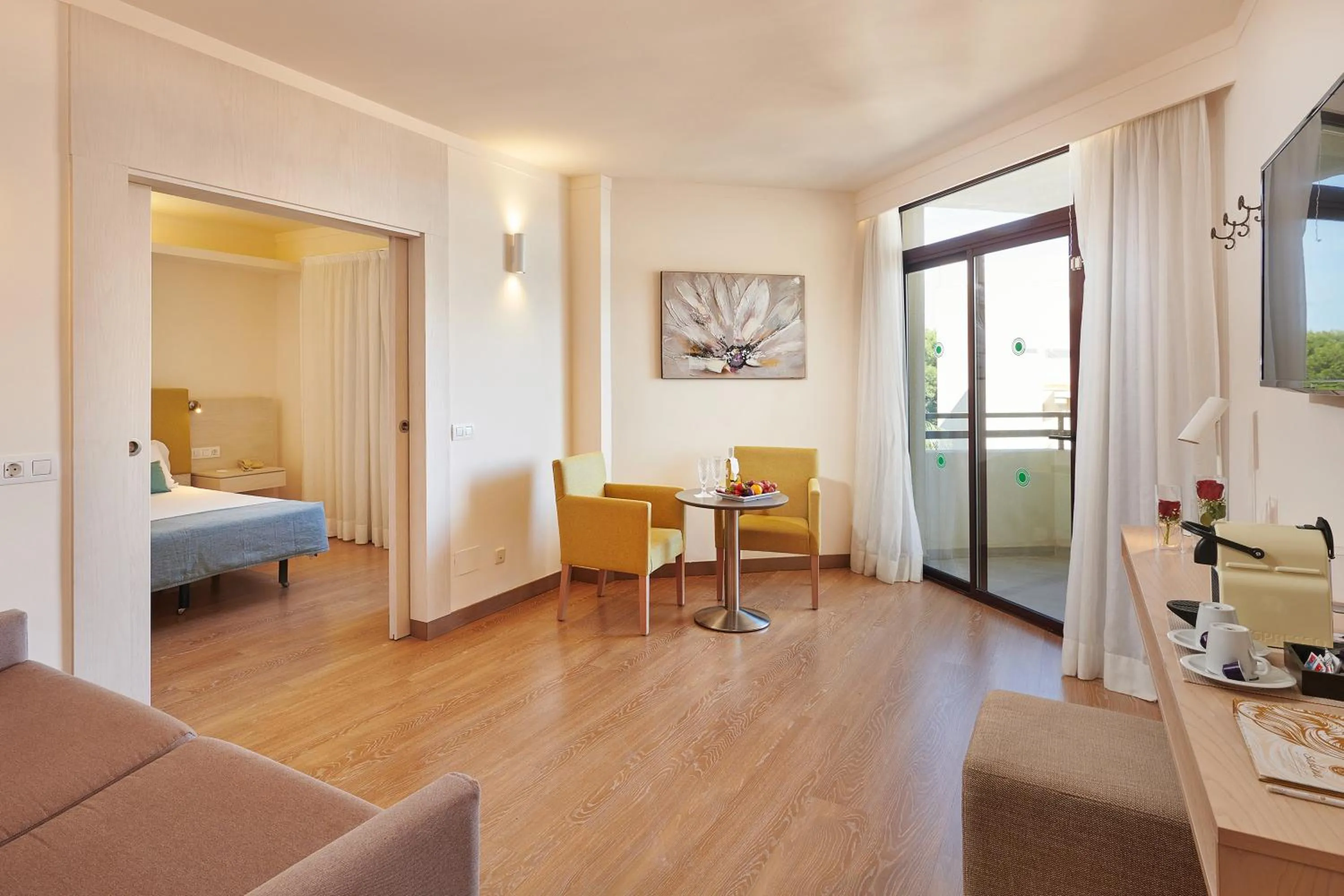 Coffee/tea facilities, Bed in Hotel Sabina Playa