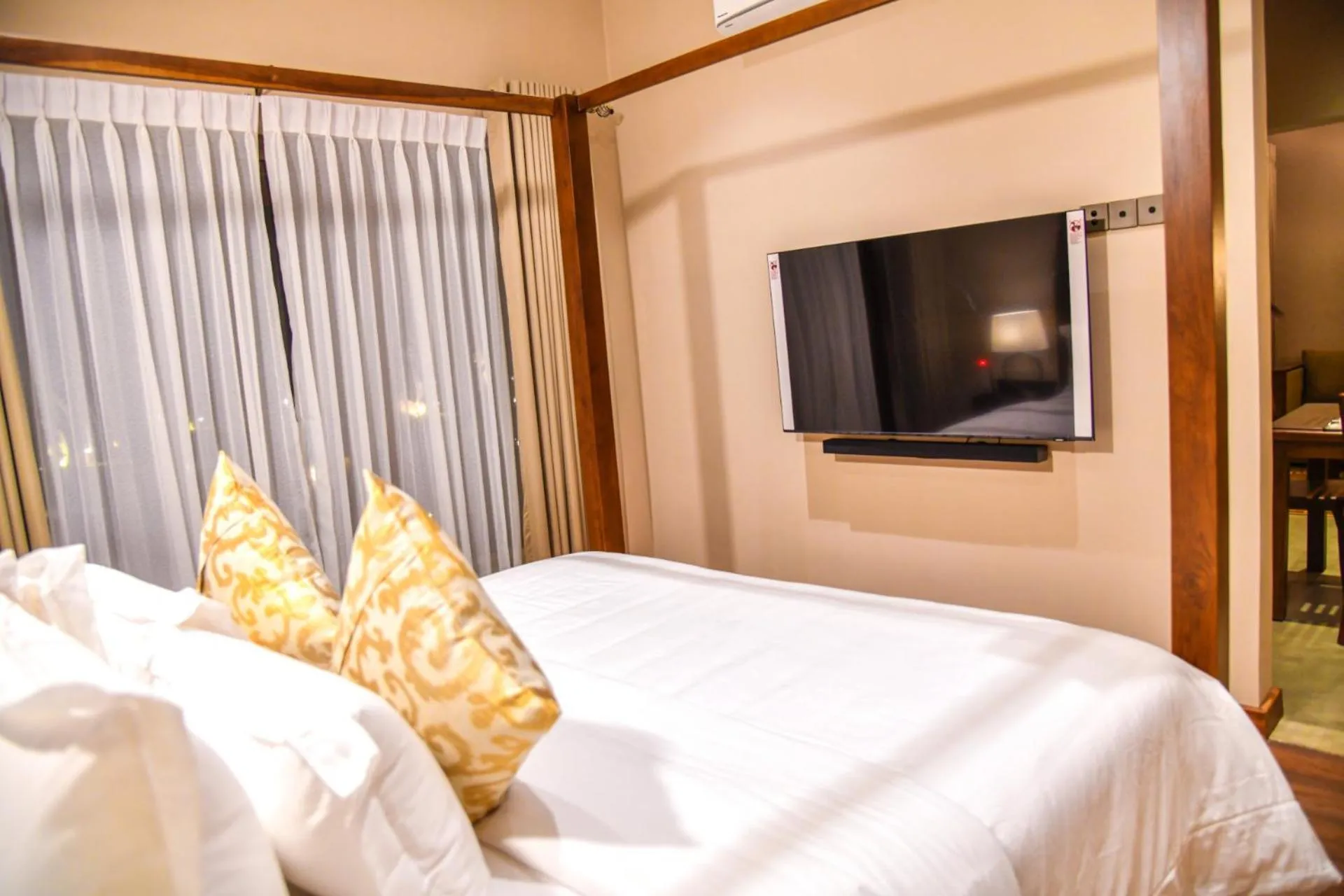 TV and multimedia in Allure Yala Luxury Suites by Allure Leisure