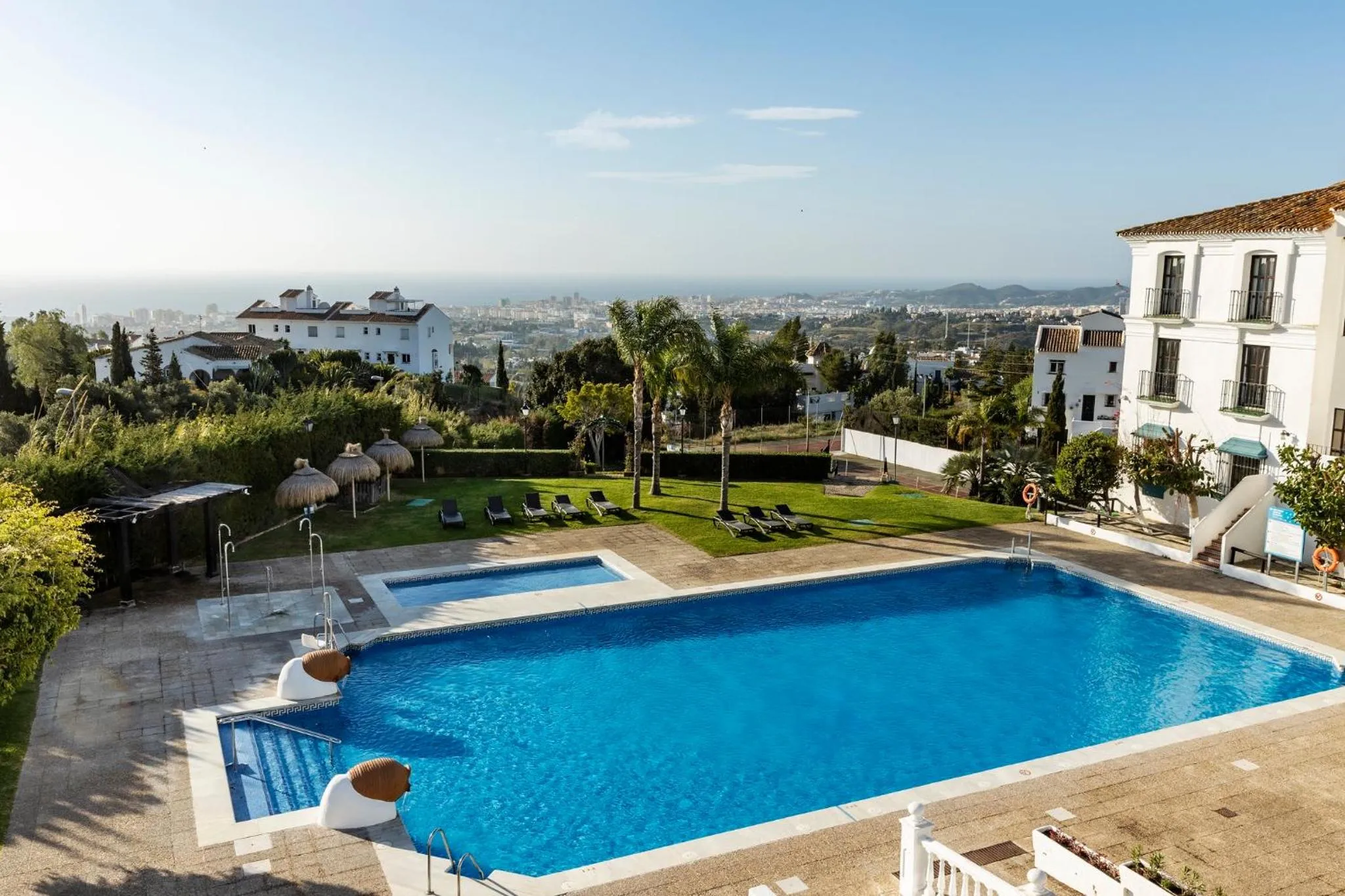 Swimming pool in Ilunion Hacienda de Mijas