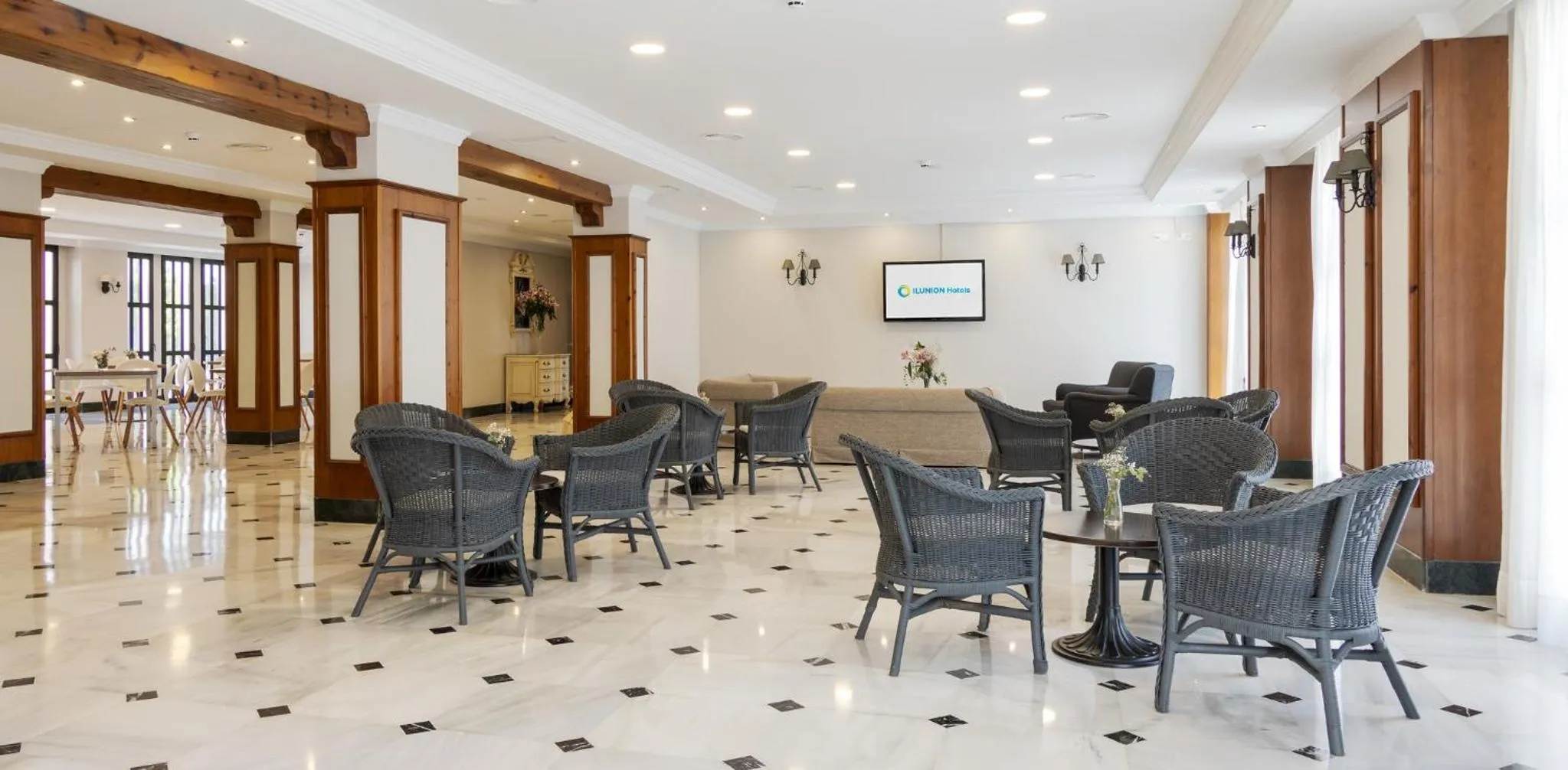 Lounge or bar in Ilunion Hacienda de Mijas