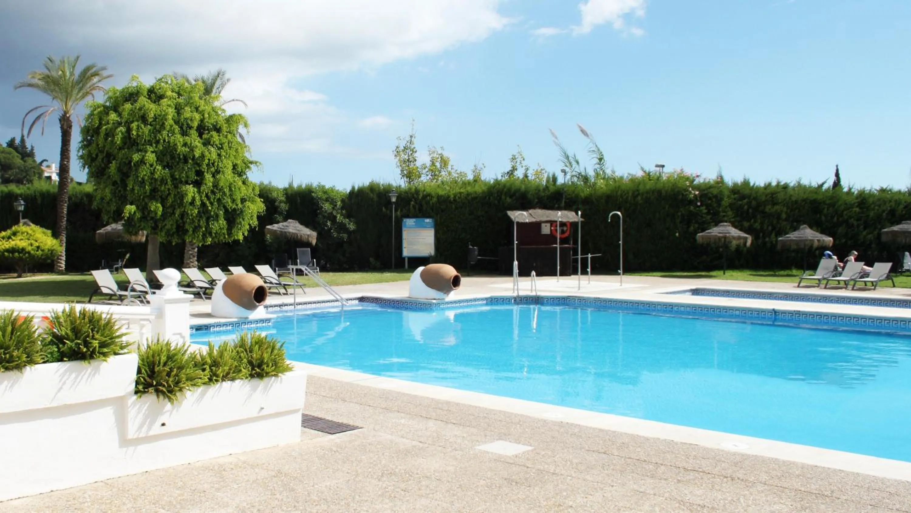 Swimming pool in Ilunion Hacienda de Mijas