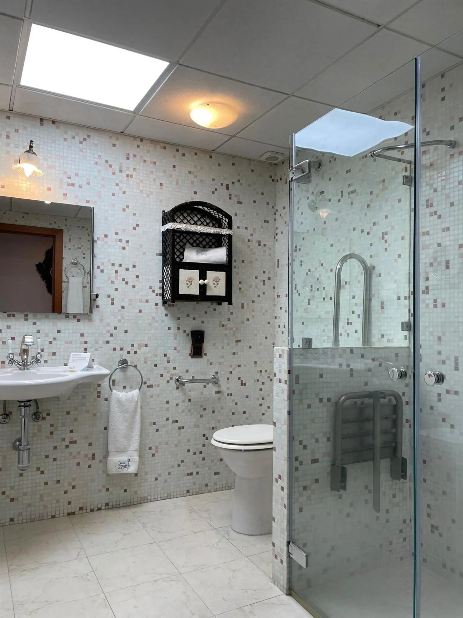 Shower in La Llave de la Judería Hotel Boutique