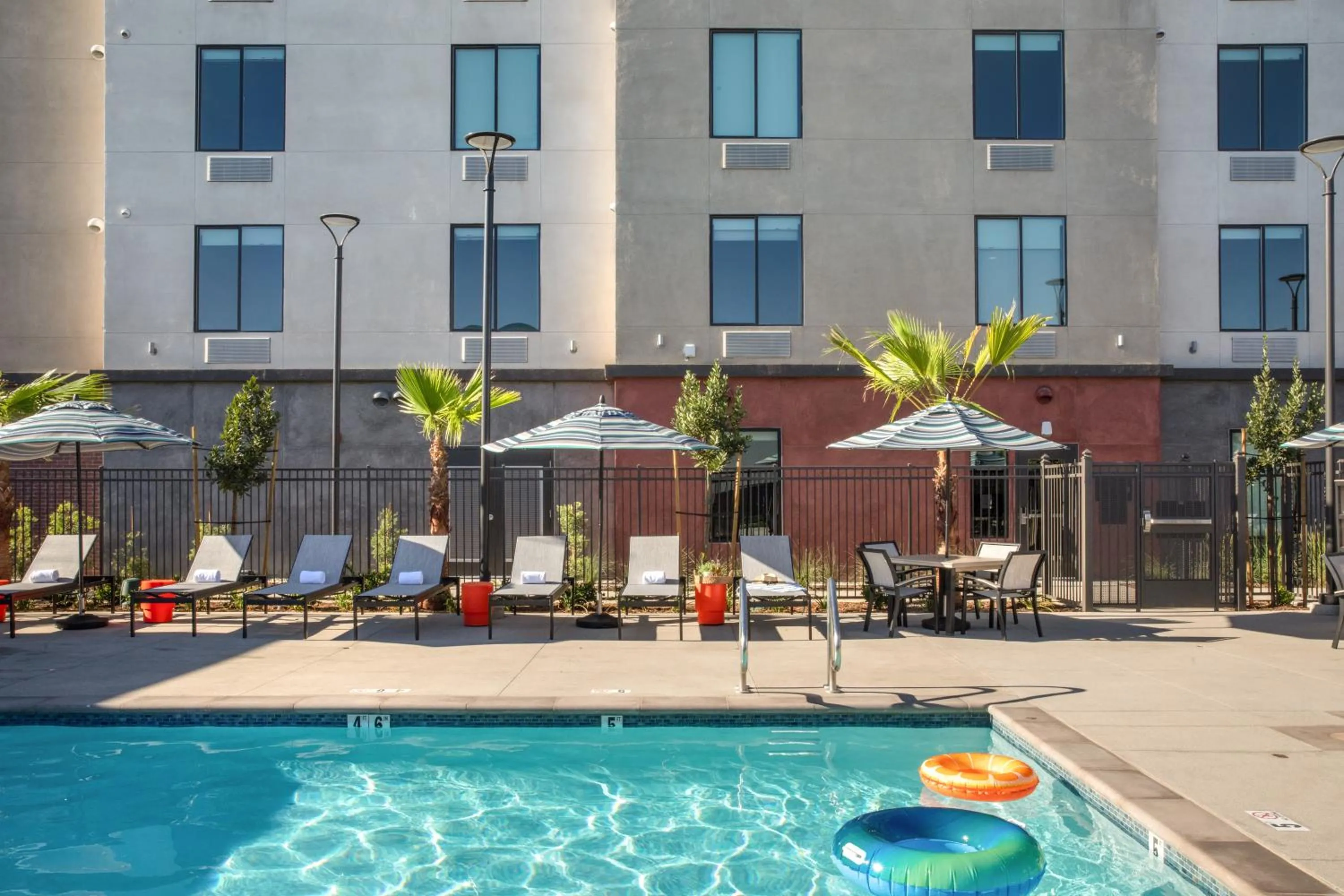 Swimming pool in Ayres Hotel Rialto Fontana