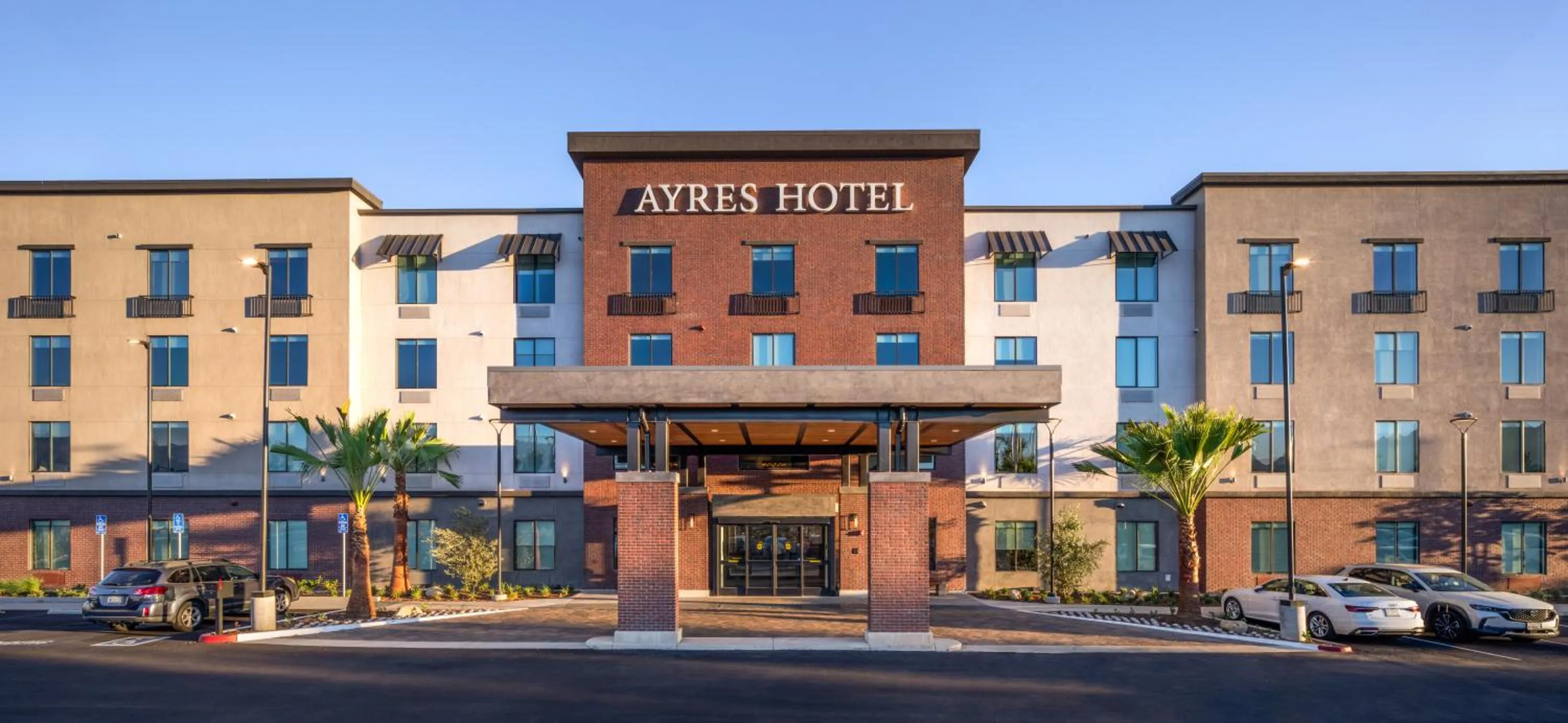 Property building in Ayres Hotel Rialto Fontana