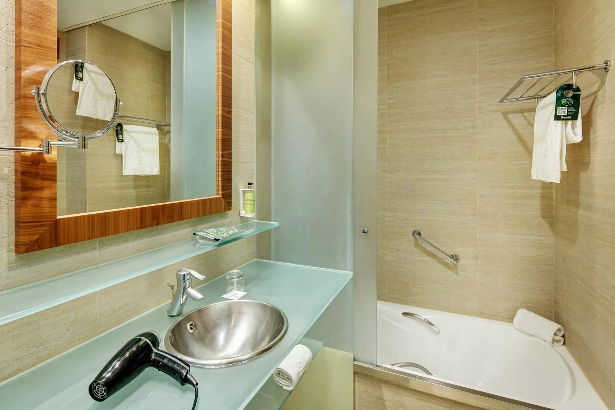 Photo of the whole room in Sercotel Sorolla Palace