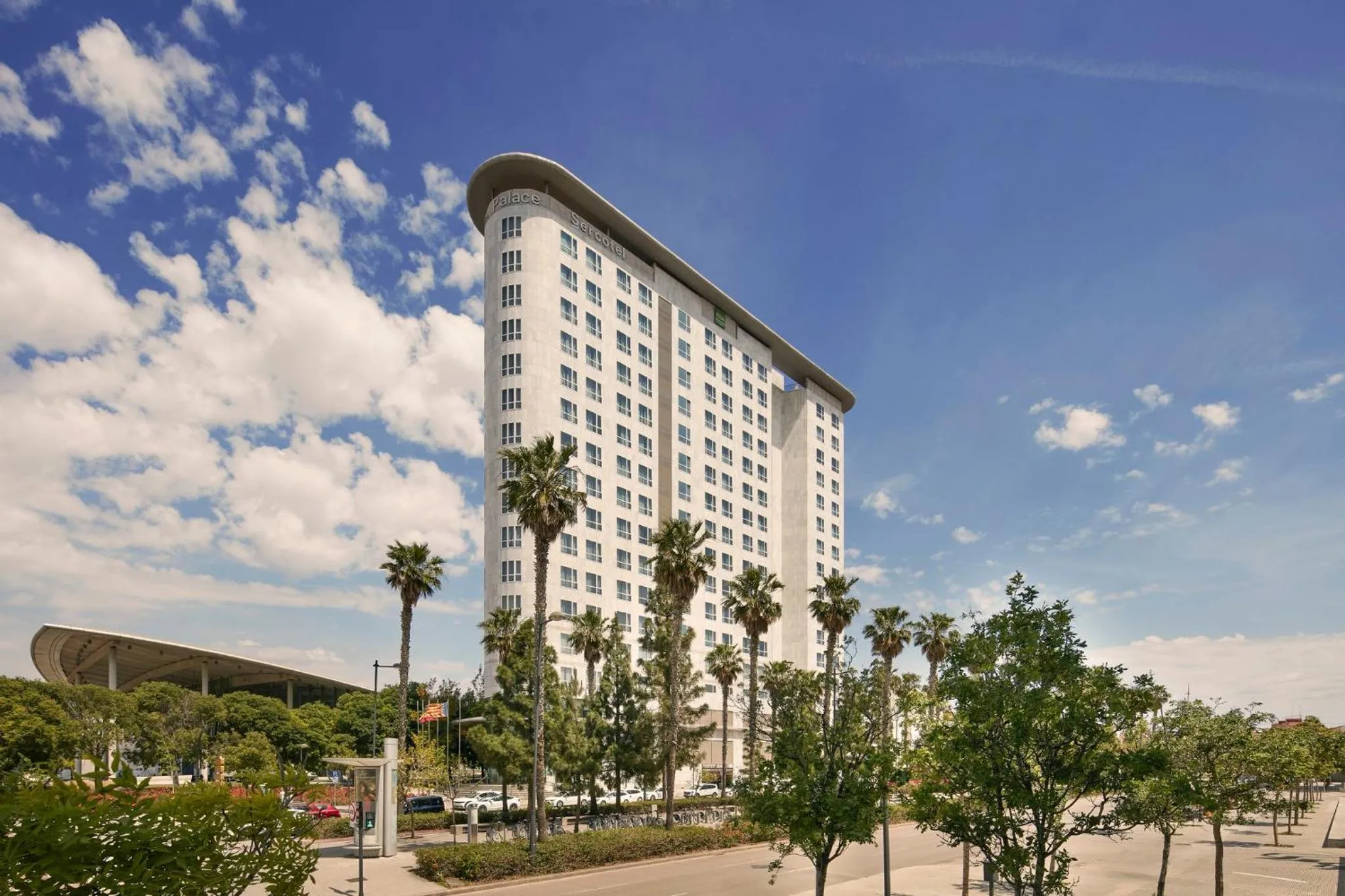 Facade/entrance in Sercotel Sorolla Palace