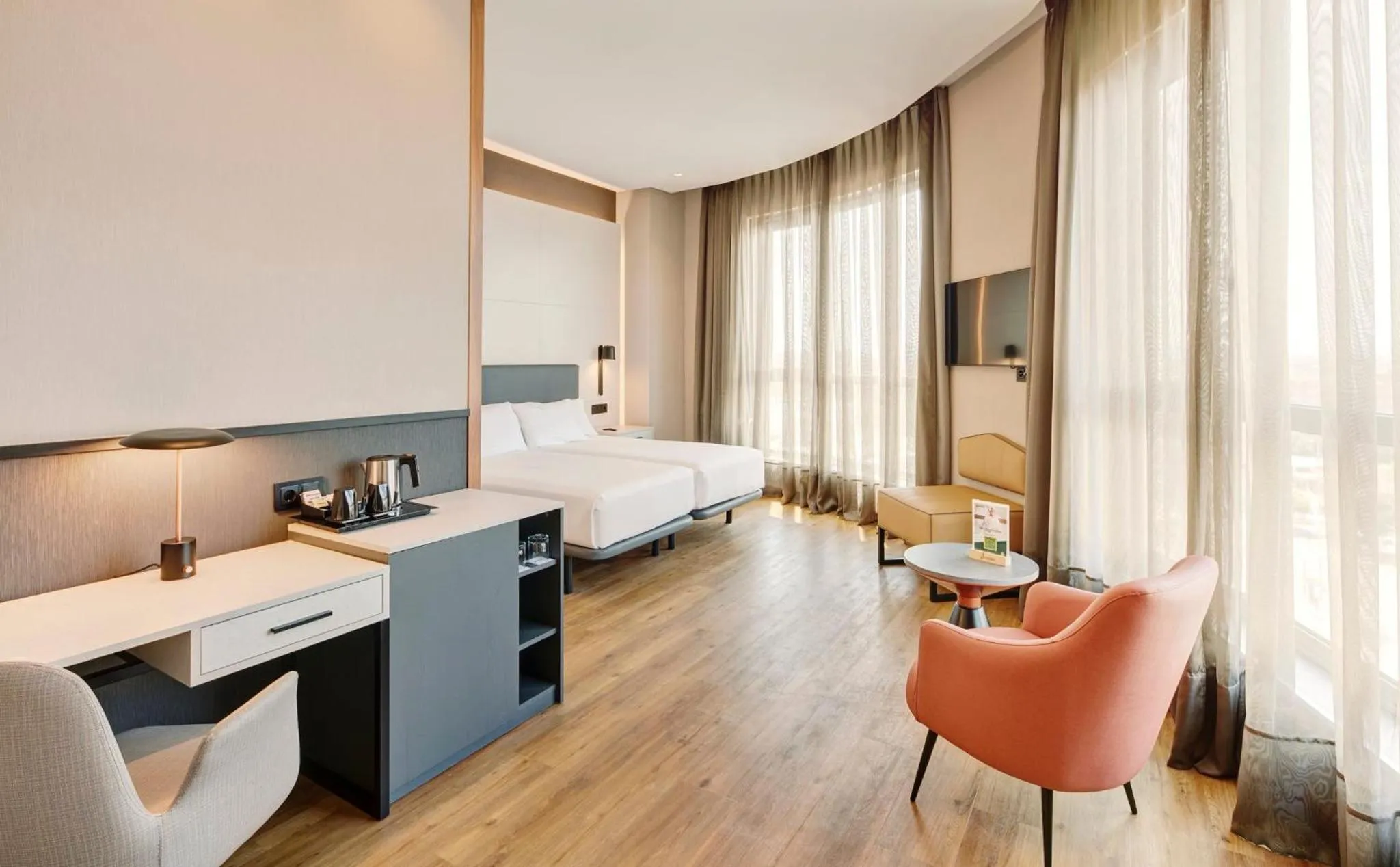 Photo of the whole room, Bed in Sercotel Sorolla Palace