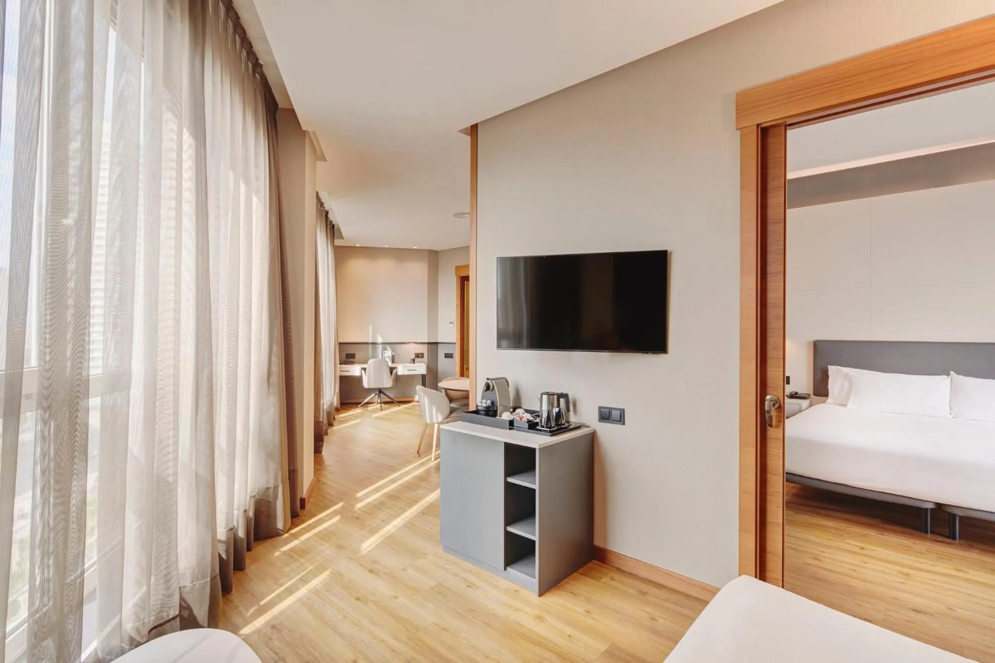 Photo of the whole room, Bed in Sercotel Sorolla Palace