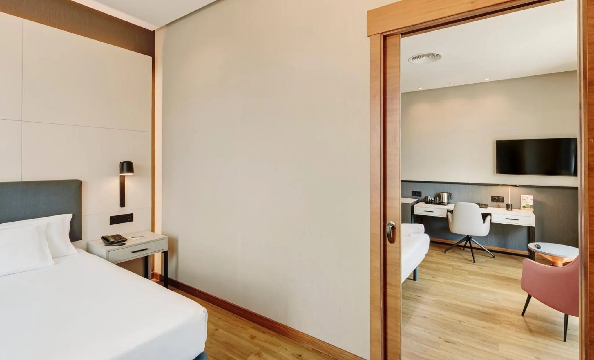 Photo of the whole room, Bed in Sercotel Sorolla Palace