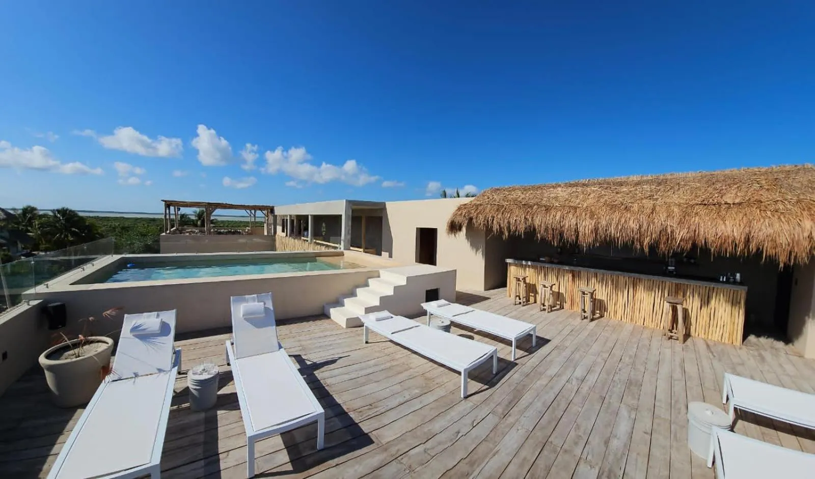 Swimming pool in Dos Mares Barefoot Luxury