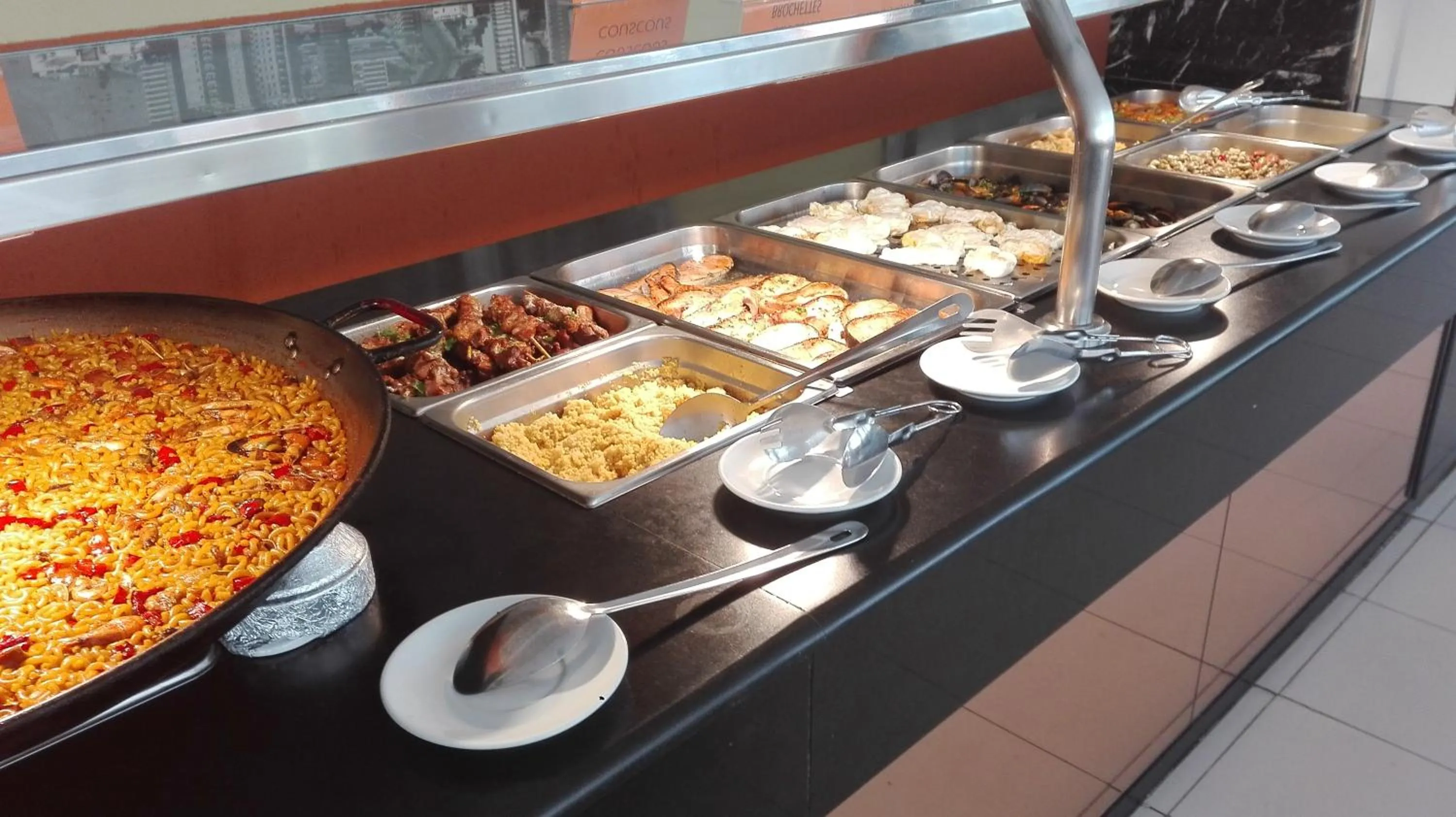 Restaurant/places to eat in Hotel Joya