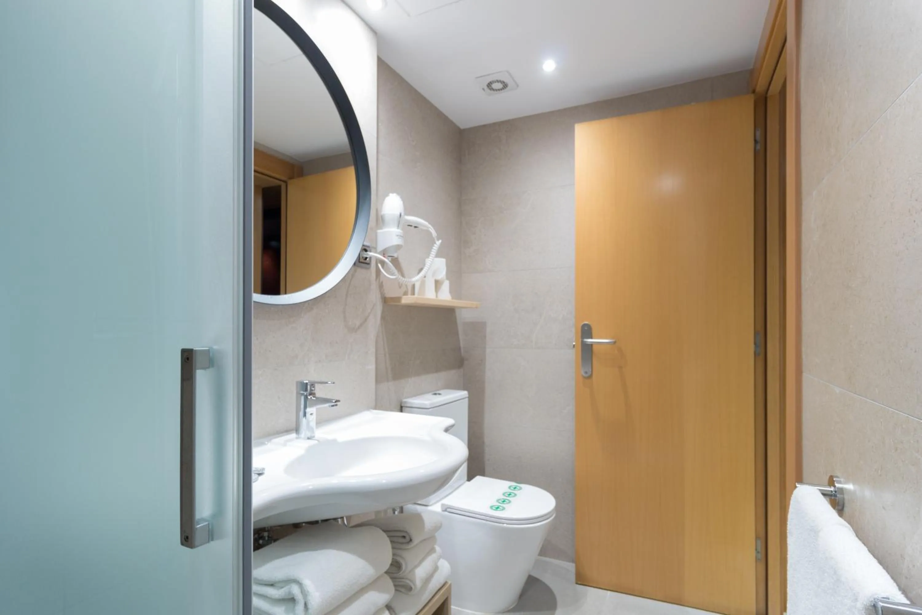 Bathroom in Apartamentos Royal Marina Gardens