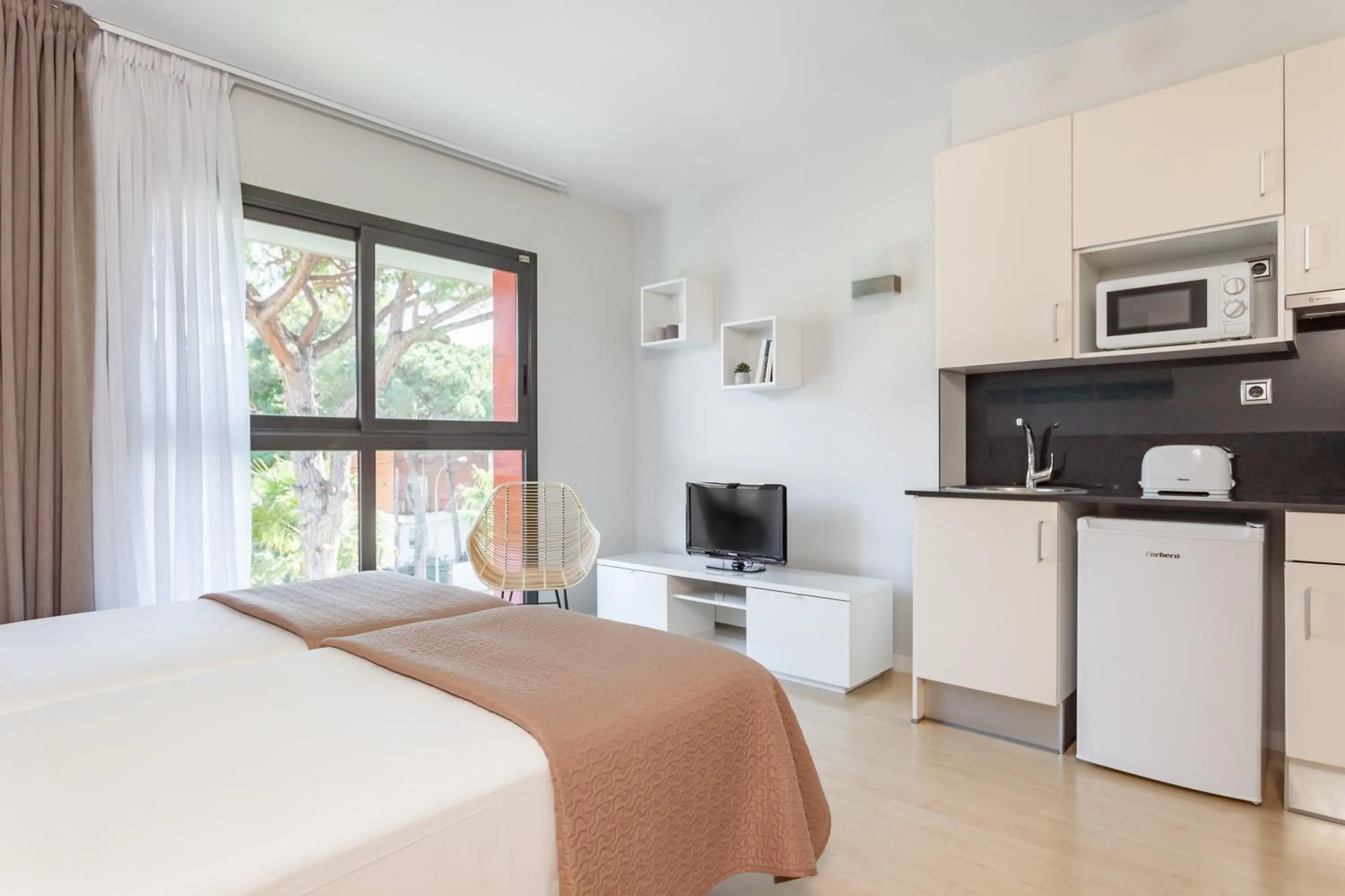 Photo of the whole room, Bed in Apartamentos Royal Marina Gardens