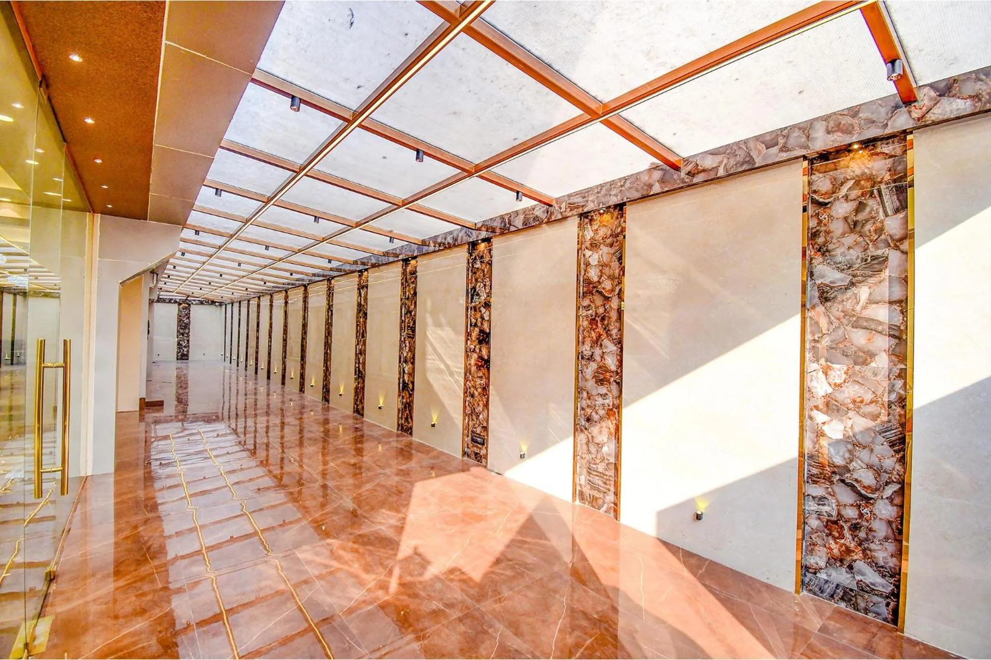 Lobby or reception in FabHotel Prime Jalsa - Nr Axis Mall