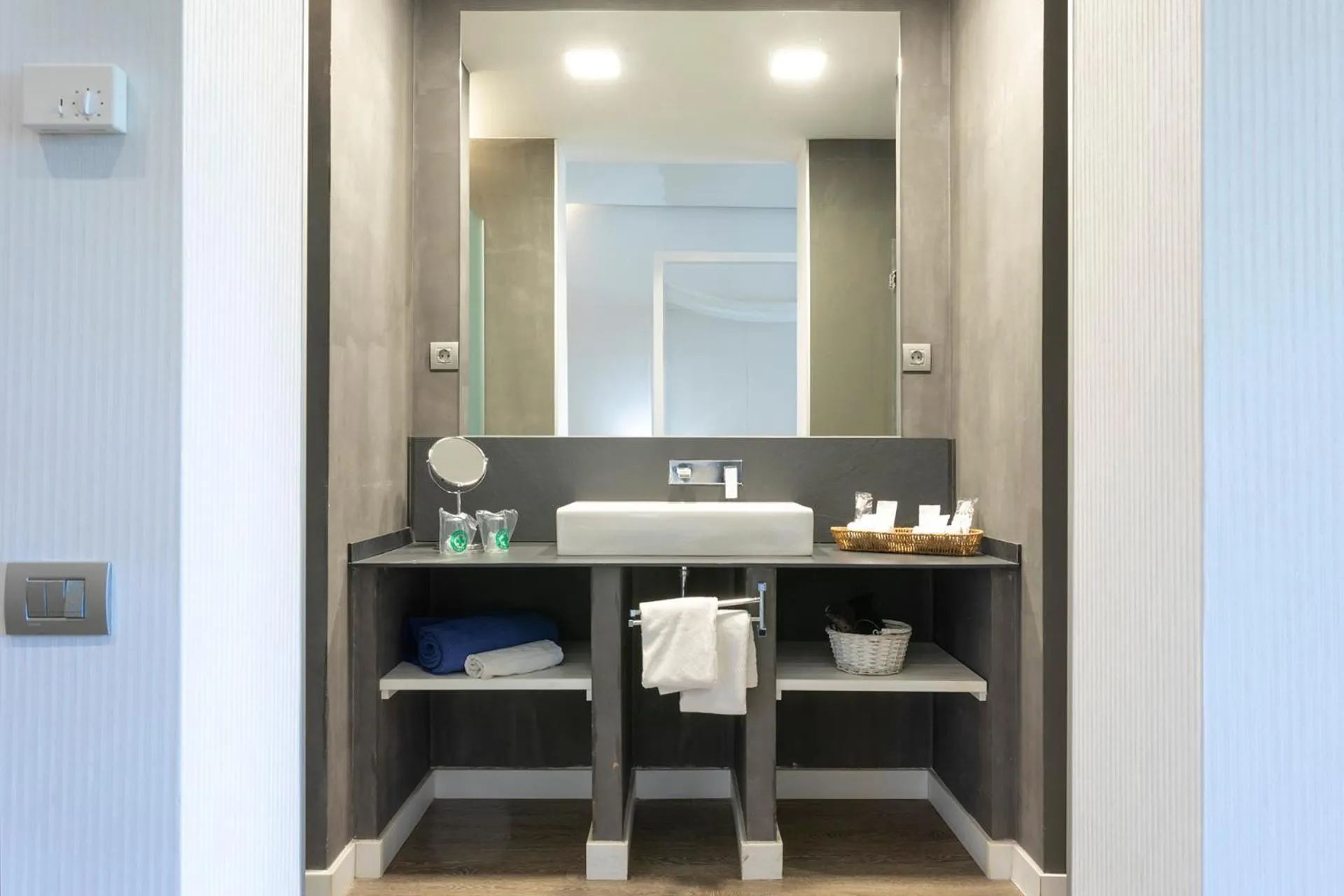 Bathroom in 1881 Hotel Balneario Vichy Catalan