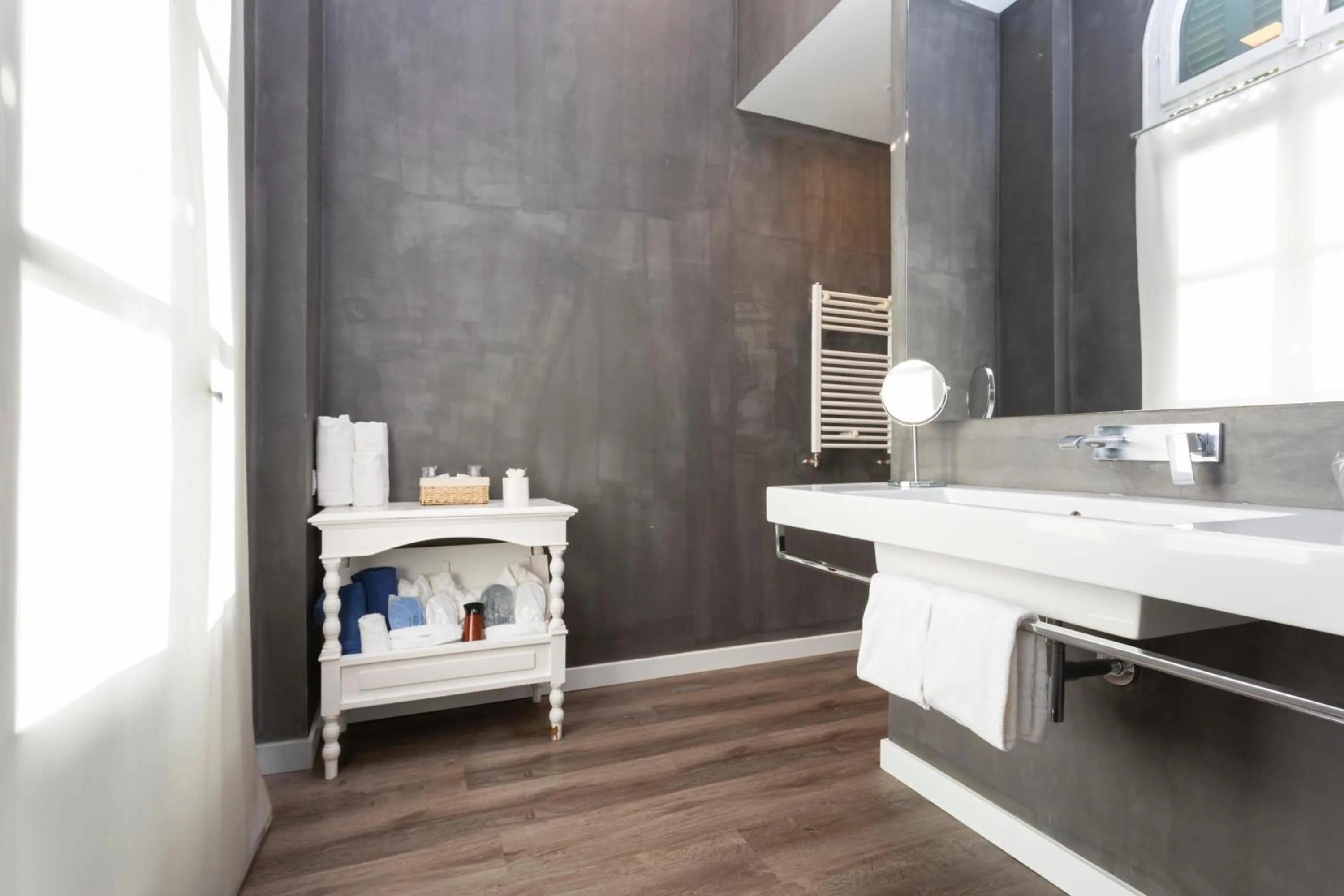 Bathroom in 1881 Hotel Balneario Vichy Catalan