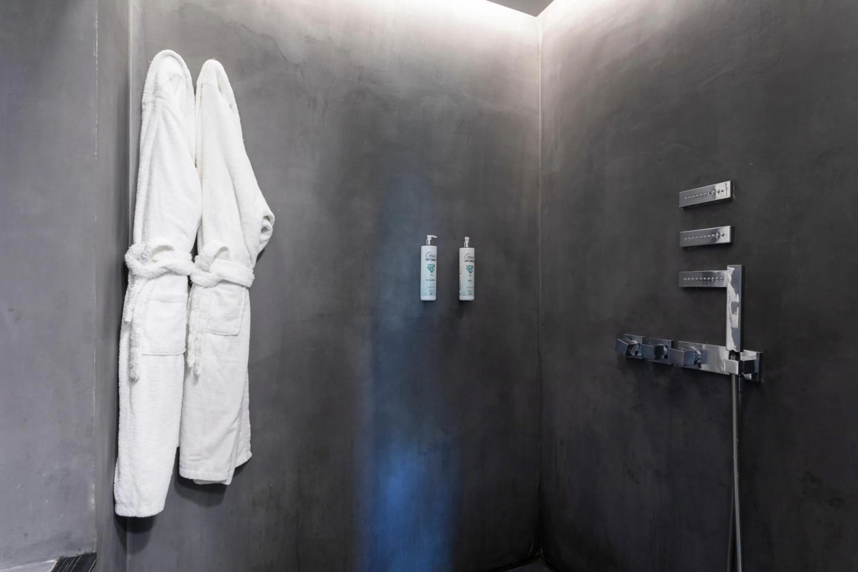 Bathroom in 1881 Hotel Balneario Vichy Catalan